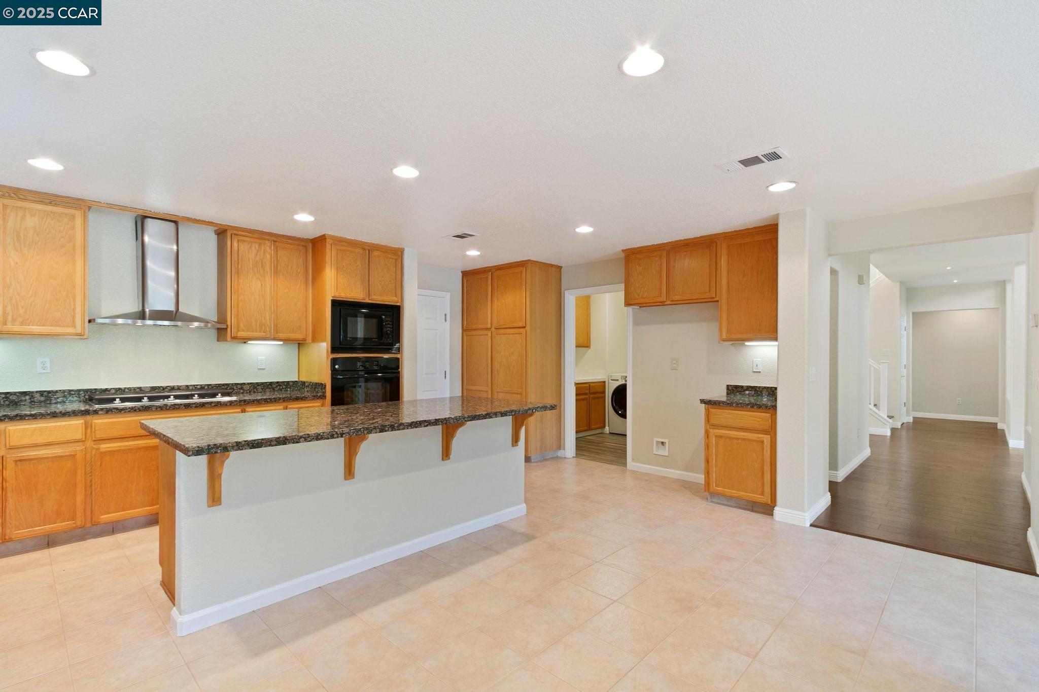 Detail Gallery Image 8 of 42 For 732 Antiquity Dr, Fairfield,  CA 94534 - 5 Beds | 3/1 Baths