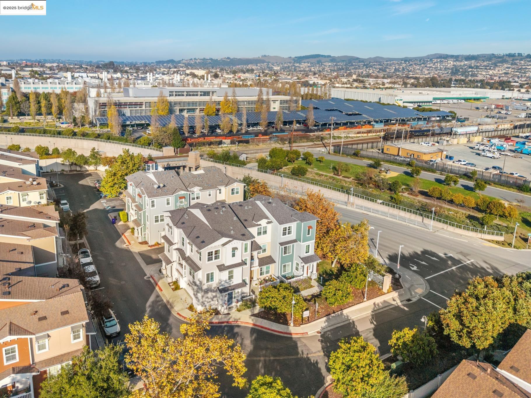 Detail Gallery Image 2 of 45 For 3401 Jetty Dr, Richmond,  CA 94804 - 2 Beds | 2/1 Baths