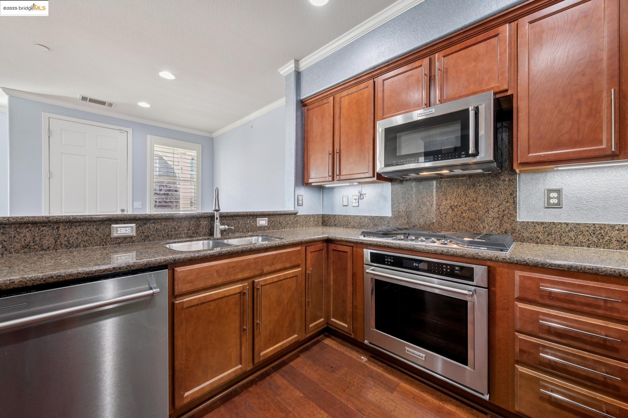 Detail Gallery Image 15 of 45 For 3401 Jetty Dr, Richmond,  CA 94804 - 2 Beds | 2/1 Baths