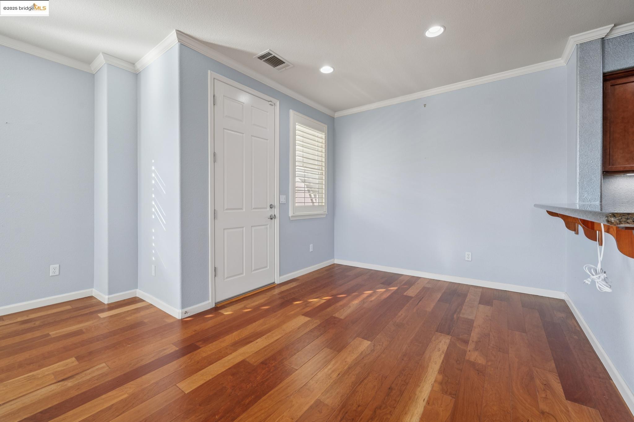 Detail Gallery Image 18 of 45 For 3401 Jetty Dr, Richmond,  CA 94804 - 2 Beds | 2/1 Baths