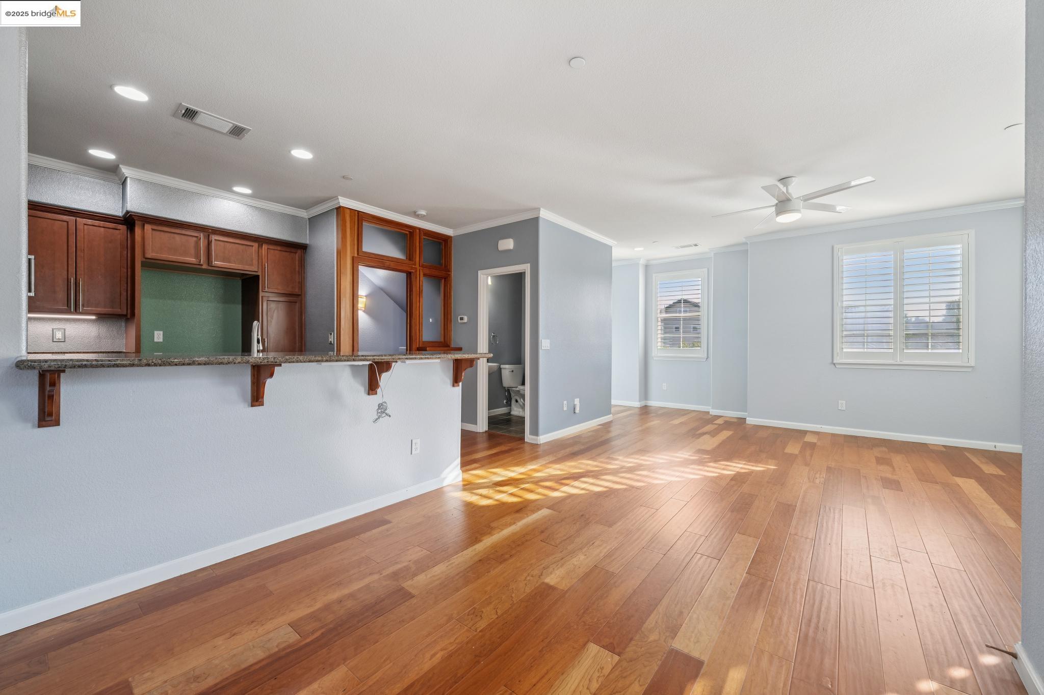 Detail Gallery Image 19 of 45 For 3401 Jetty Dr, Richmond,  CA 94804 - 2 Beds | 2/1 Baths