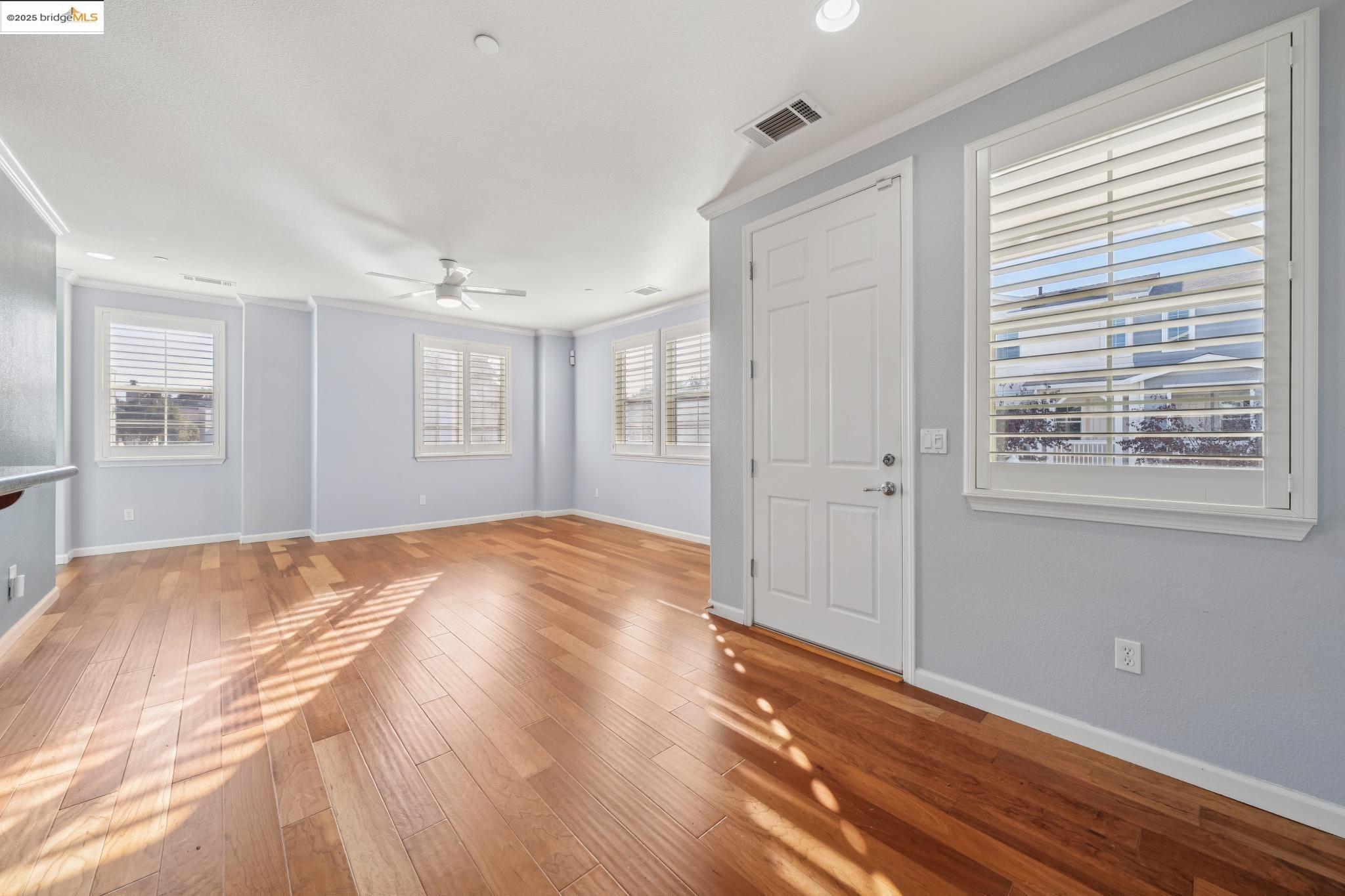 Detail Gallery Image 20 of 45 For 3401 Jetty Dr, Richmond,  CA 94804 - 2 Beds | 2/1 Baths