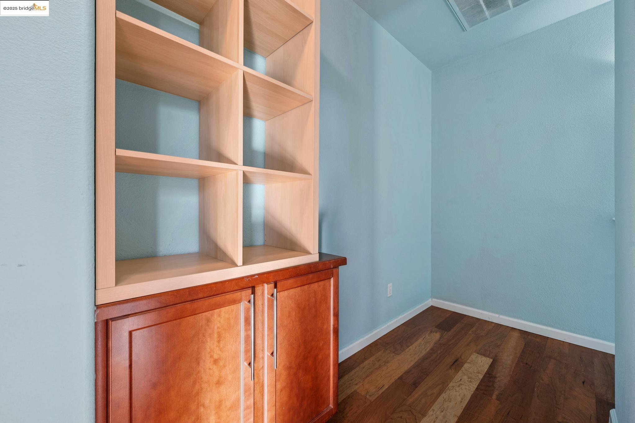 Detail Gallery Image 30 of 45 For 3401 Jetty Dr, Richmond,  CA 94804 - 2 Beds | 2/1 Baths