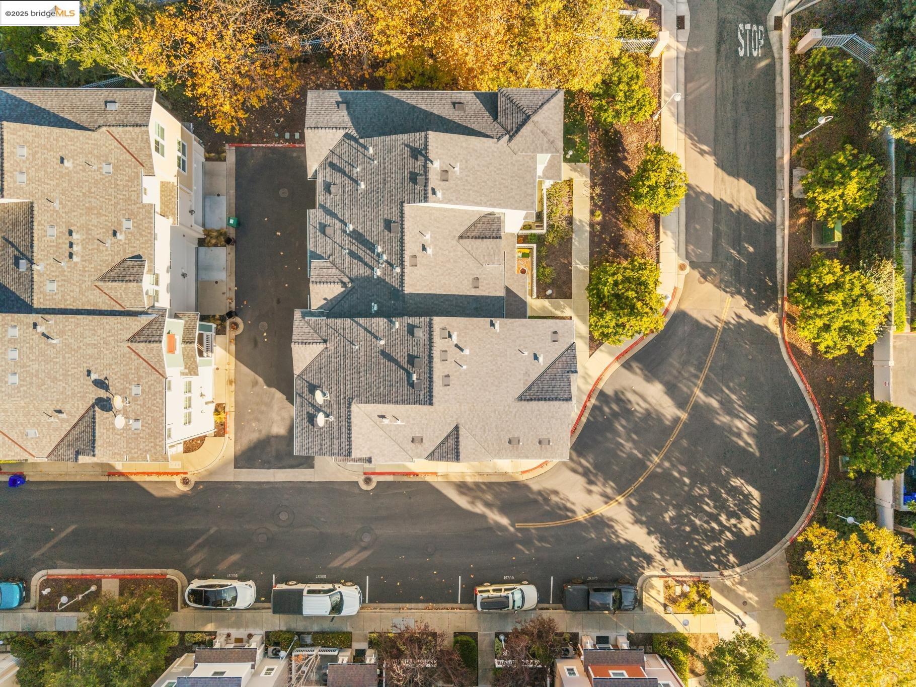 Detail Gallery Image 4 of 45 For 3401 Jetty Dr, Richmond,  CA 94804 - 2 Beds | 2/1 Baths