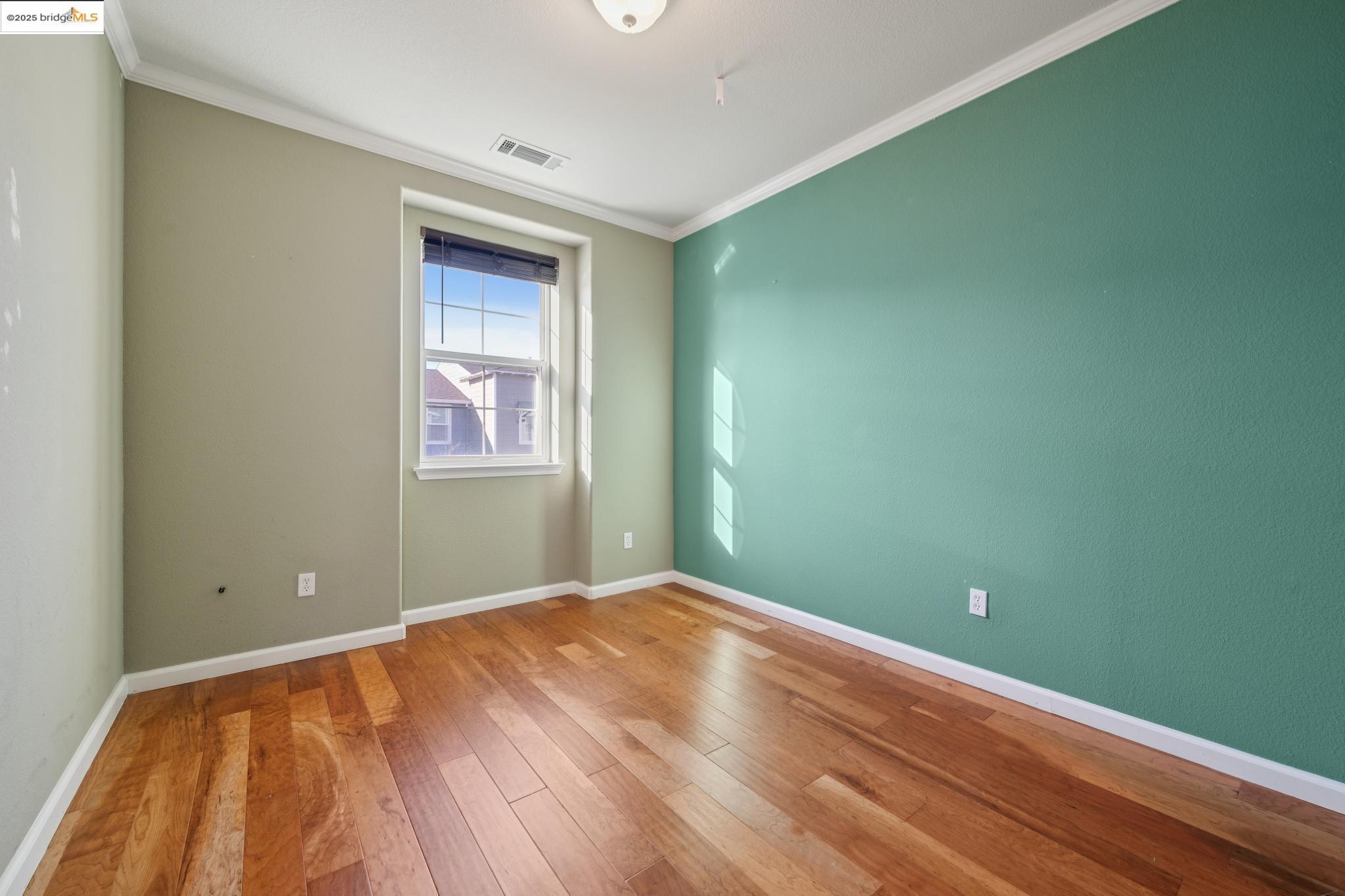 Detail Gallery Image 32 of 45 For 3401 Jetty Dr, Richmond,  CA 94804 - 2 Beds | 2/1 Baths