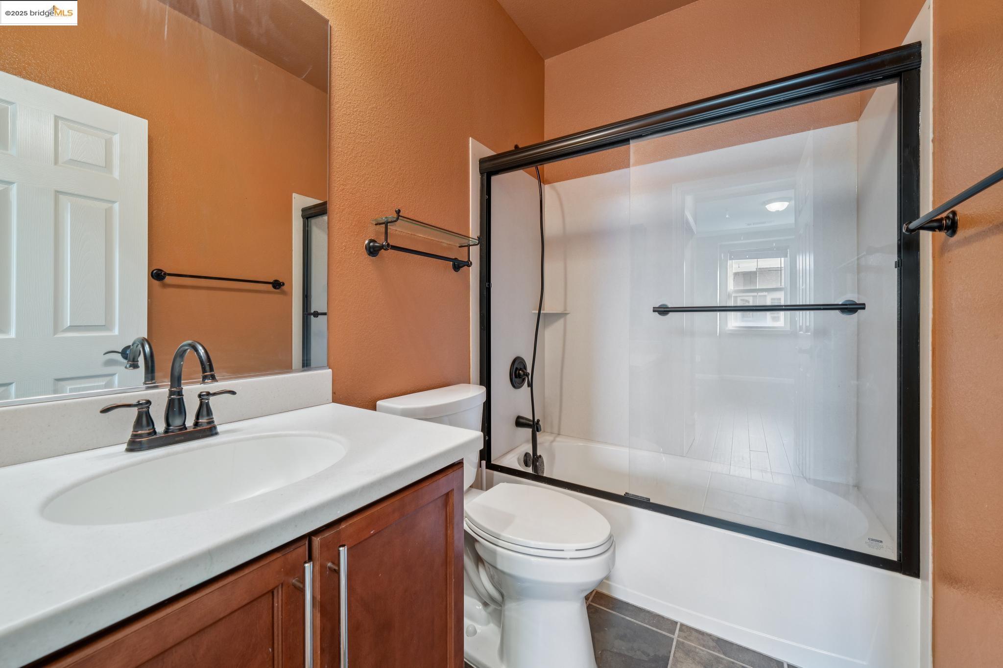 Detail Gallery Image 35 of 45 For 3401 Jetty Dr, Richmond,  CA 94804 - 2 Beds | 2/1 Baths