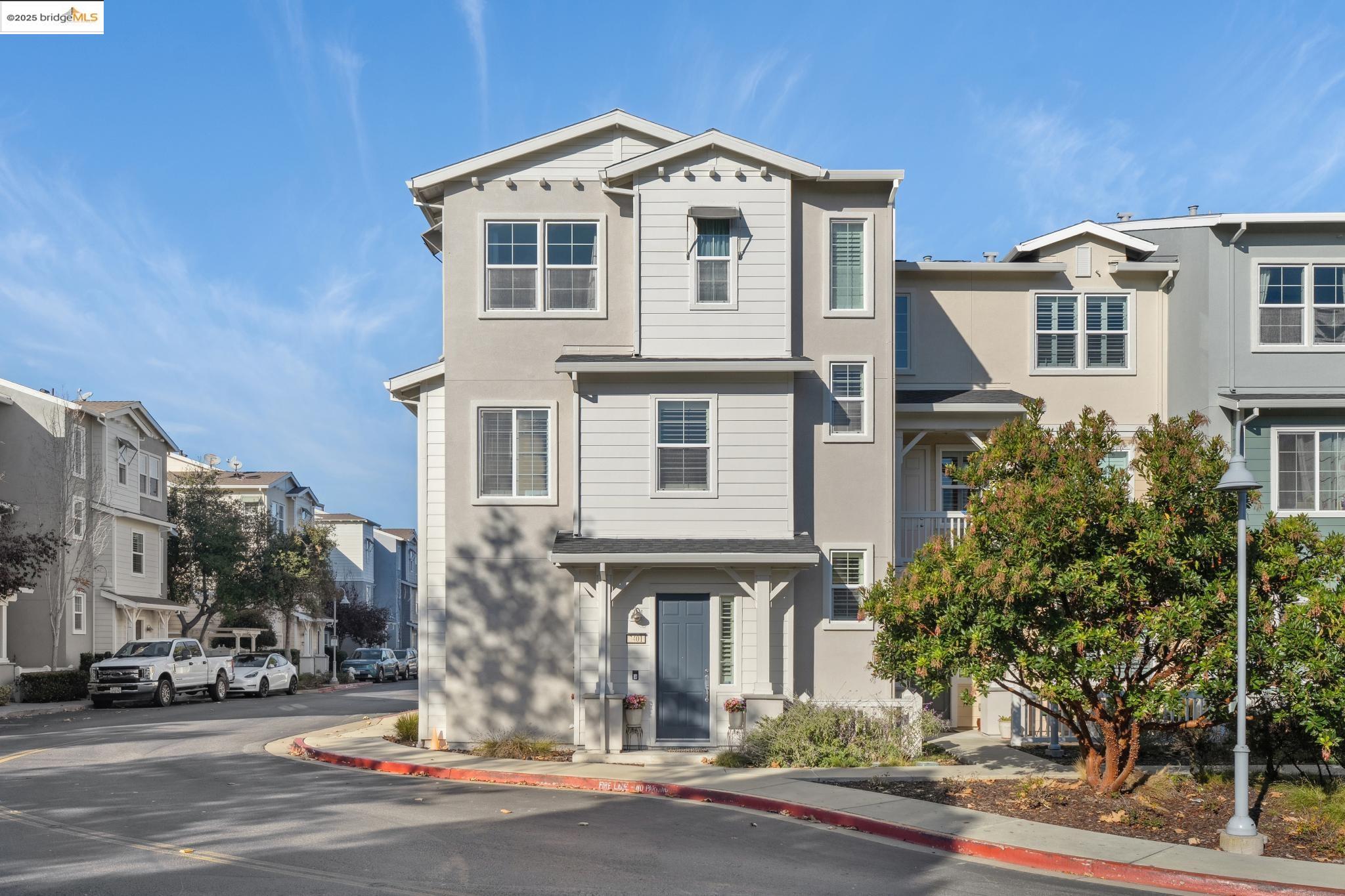 Detail Gallery Image 6 of 45 For 3401 Jetty Dr, Richmond,  CA 94804 - 2 Beds | 2/1 Baths