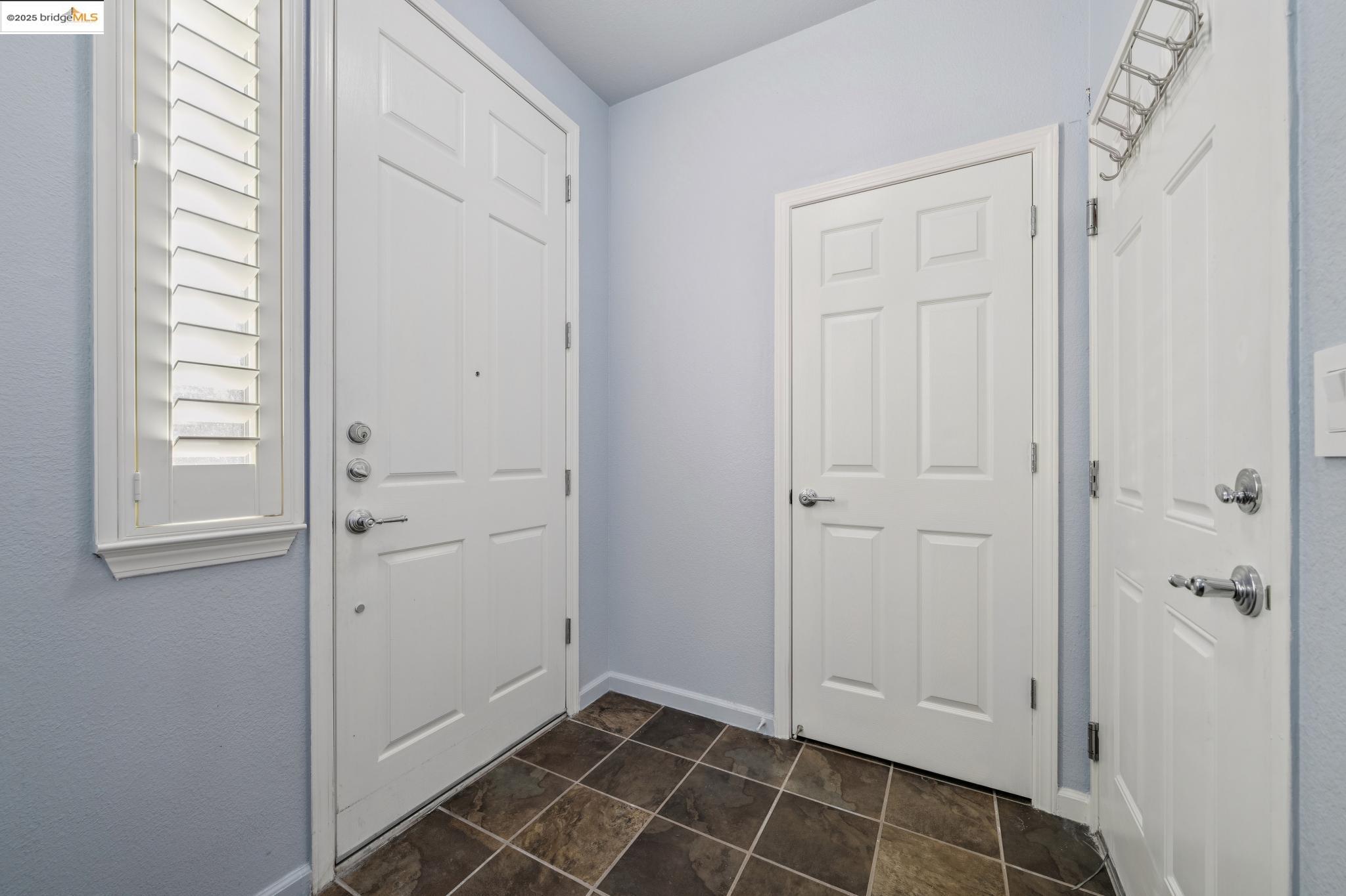 Detail Gallery Image 10 of 45 For 3401 Jetty Dr, Richmond,  CA 94804 - 2 Beds | 2/1 Baths