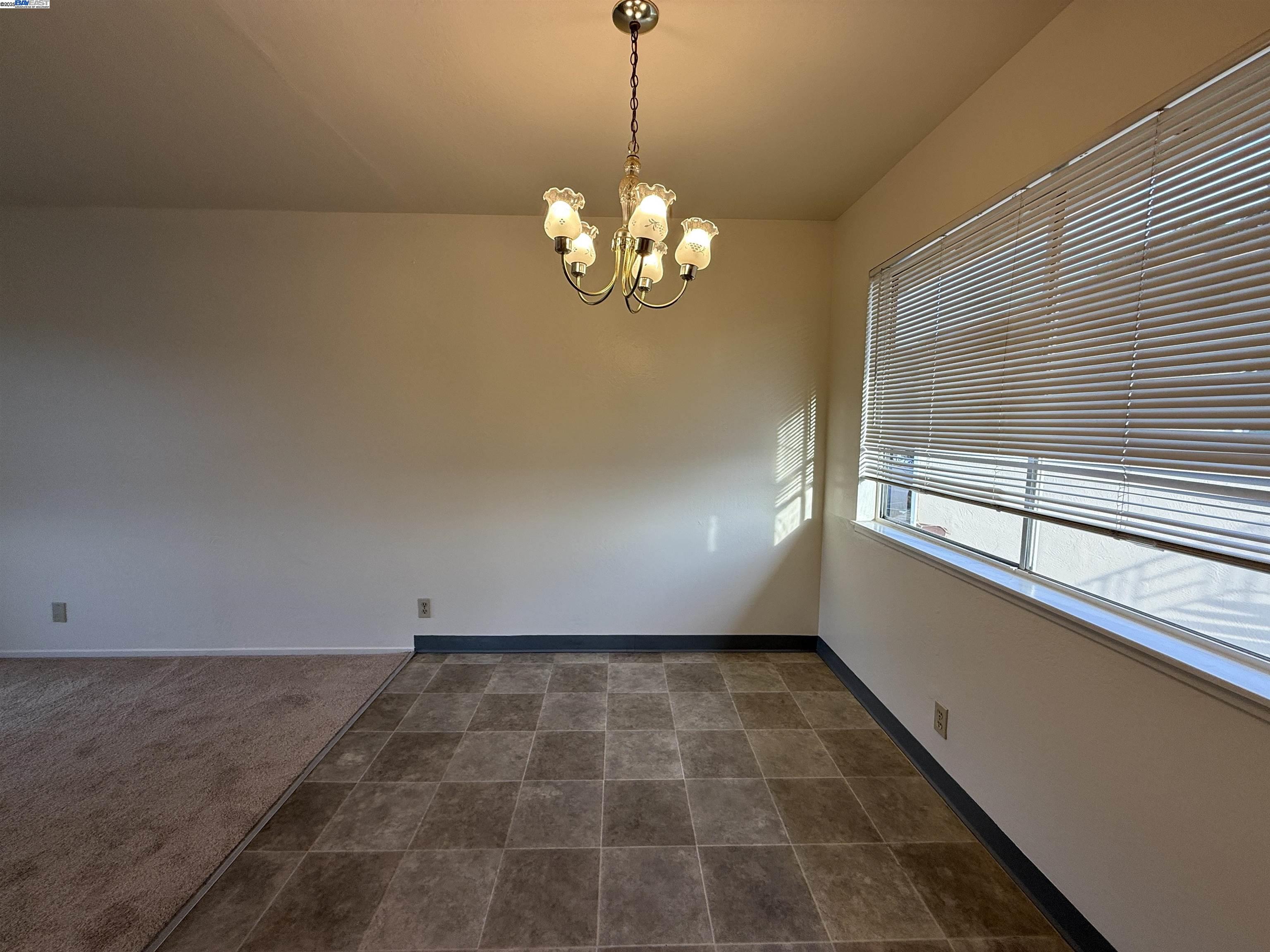 Detail Gallery Image 5 of 11 For 821 Coburn Ct #C,  San Leandro,  CA 94578 - 2 Beds | 1 Baths