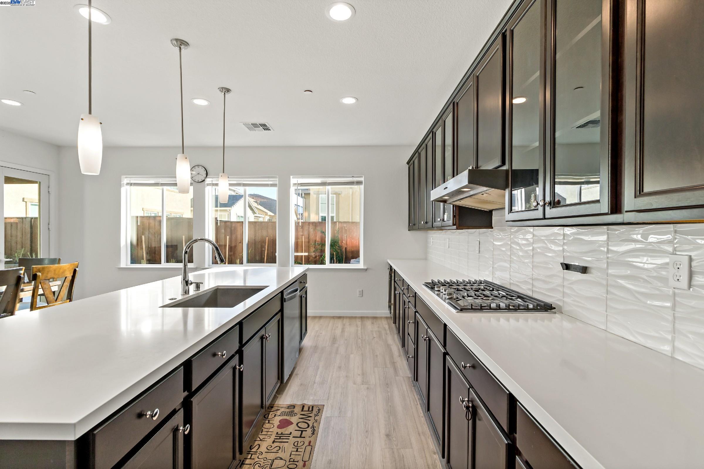 Detail Gallery Image 16 of 59 For 717 Delaney, Oakley,  CA 94561 - 5 Beds | 3/1 Baths