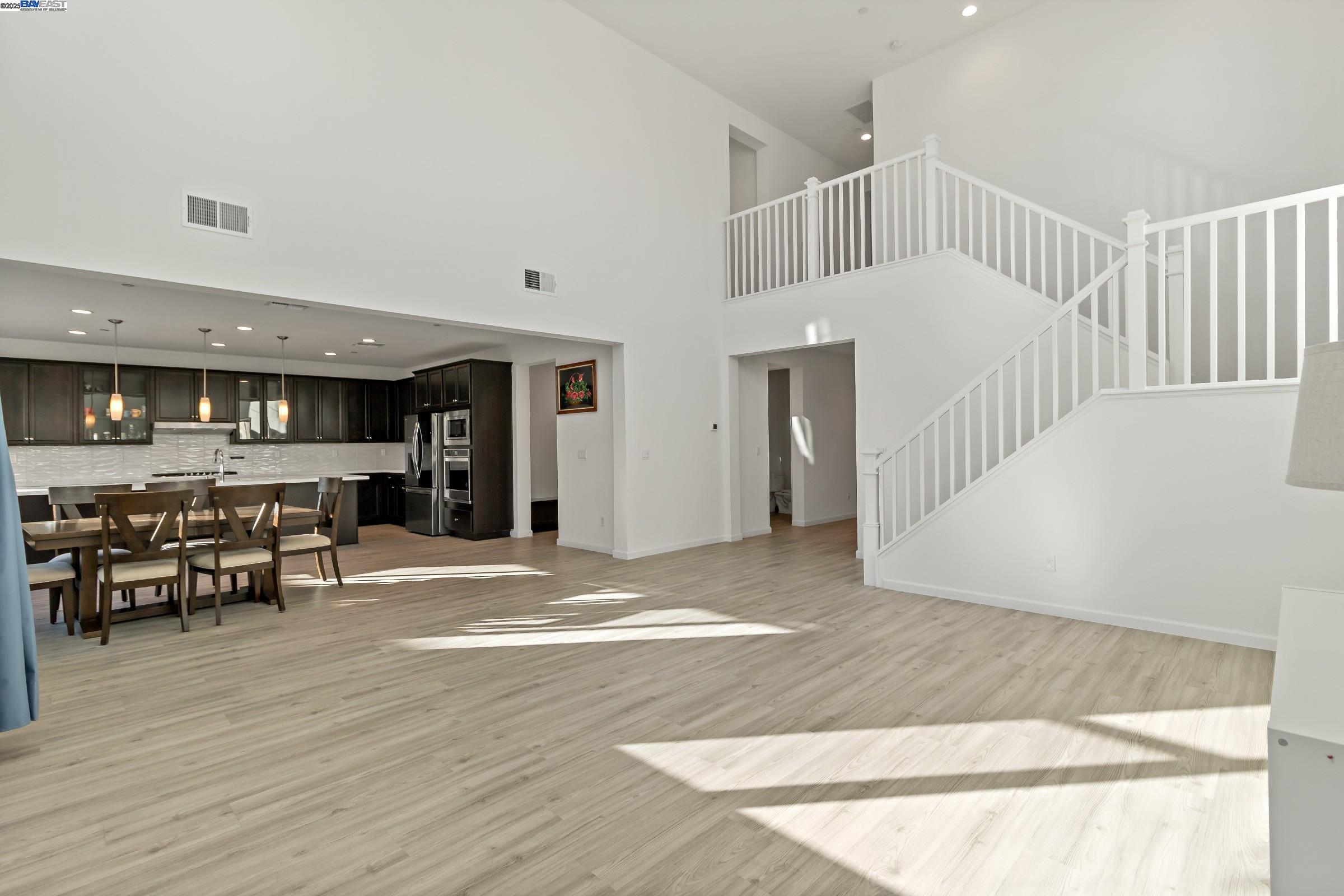 Detail Gallery Image 8 of 59 For 717 Delaney, Oakley,  CA 94561 - 5 Beds | 3/1 Baths