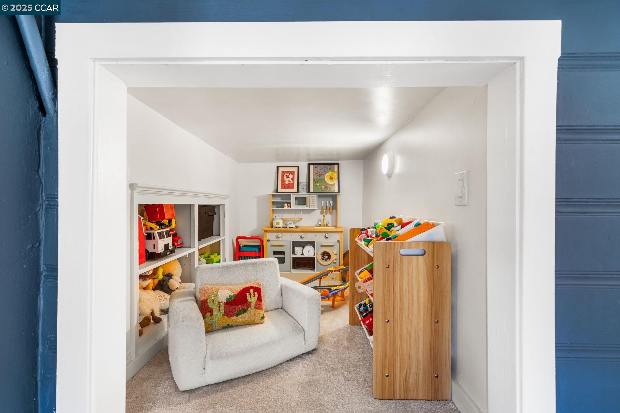 Detail Gallery Image 24 of 35 For 3649 Shone Ave, Oakland,  CA 94605 - 2 Beds | 2 Baths