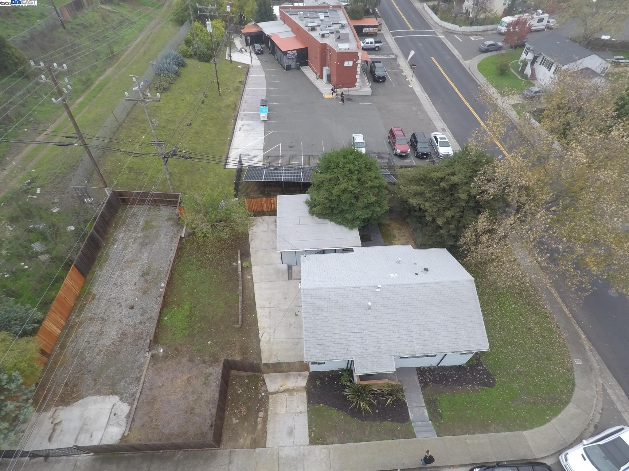 Detail Gallery Image 2 of 19 For 26 Laurel Street, Vallejo,  CA 94591 - 4 Beds | 2 Baths