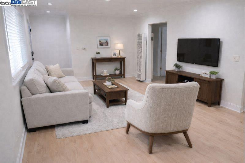 Detail Gallery Image 4 of 19 For 26 Laurel Street, Vallejo,  CA 94591 - 4 Beds | 2 Baths