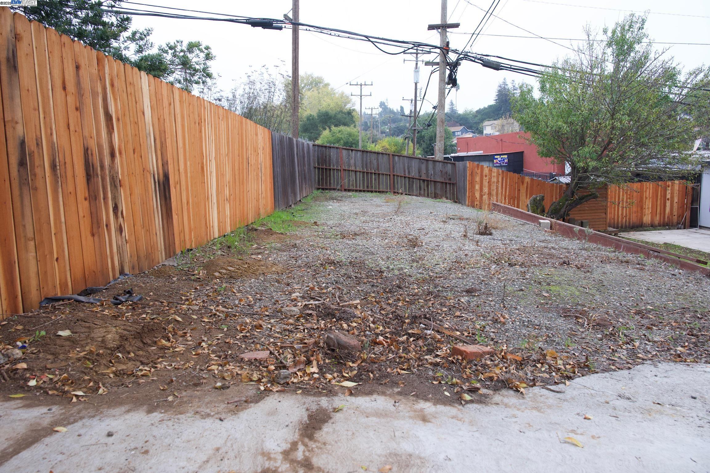 Detail Gallery Image 5 of 14 For 26 Laurel Street, Vallejo,  CA 94591 - 4 Beds | 2 Baths