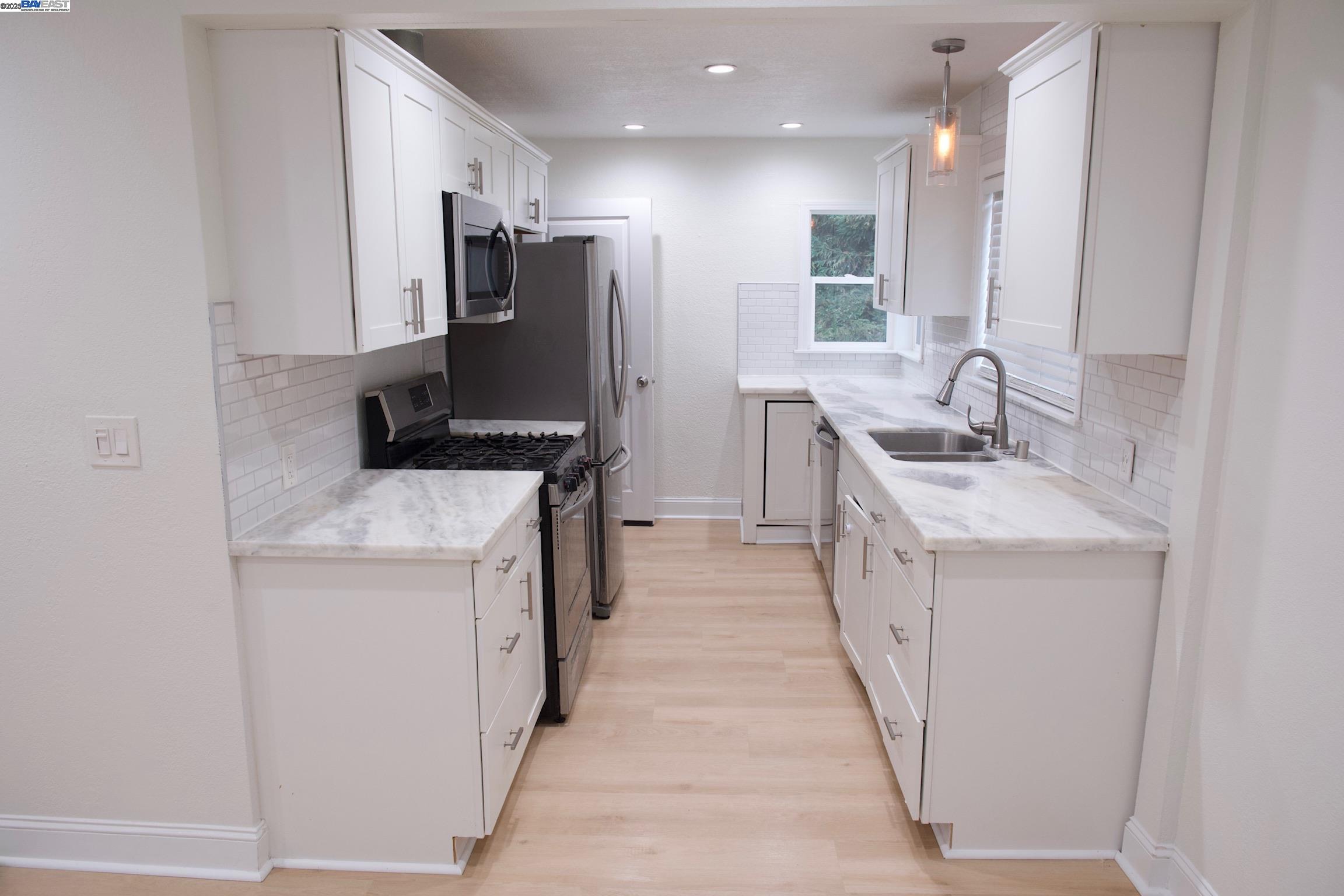 Detail Gallery Image 10 of 14 For 26 Laurel Street, Vallejo,  CA 94591 - 4 Beds | 2 Baths