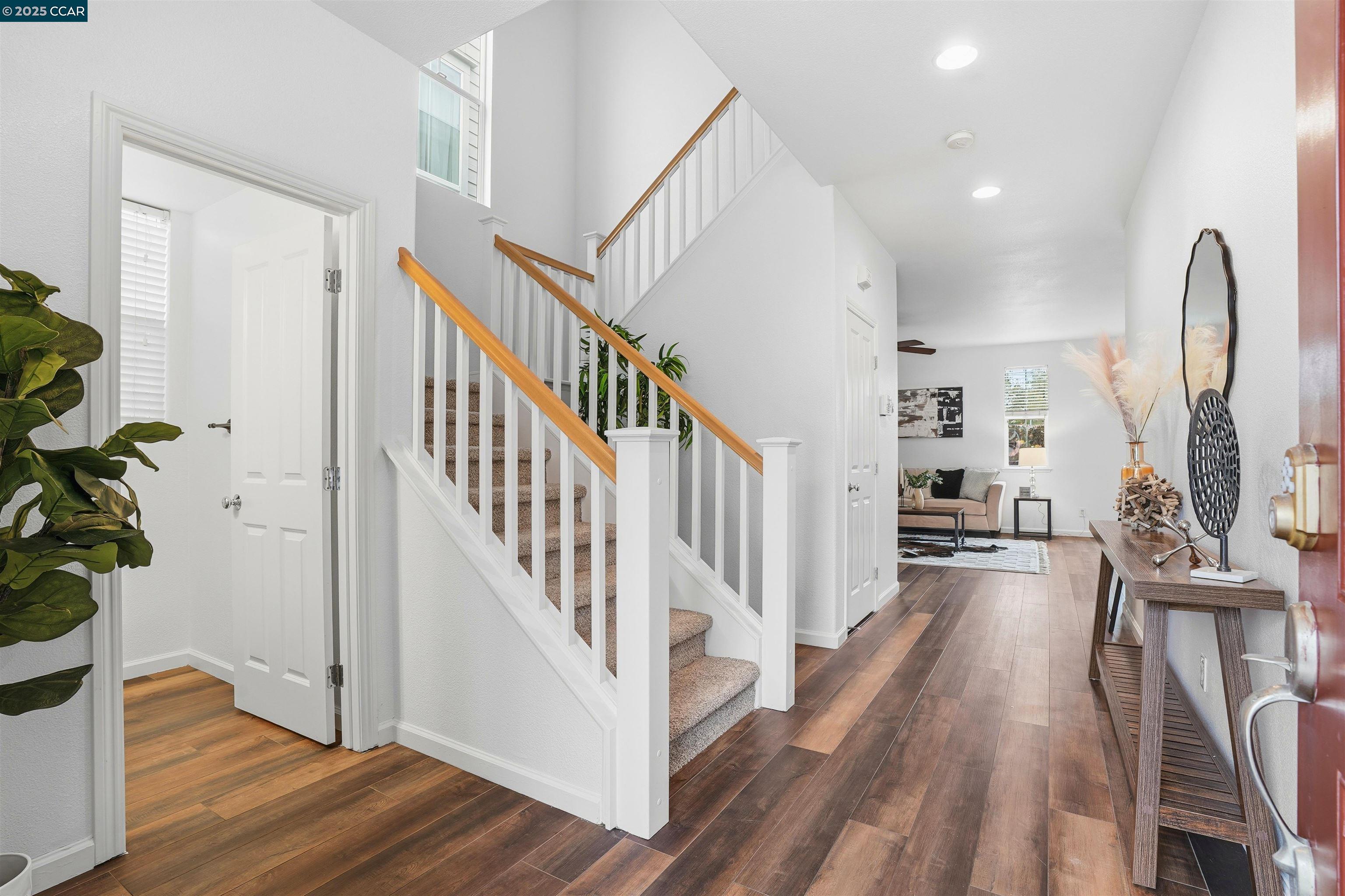 Detail Gallery Image 2 of 31 For 1312 Tapestry, Concord,  CA 94620 - 4 Beds | 2/1 Baths