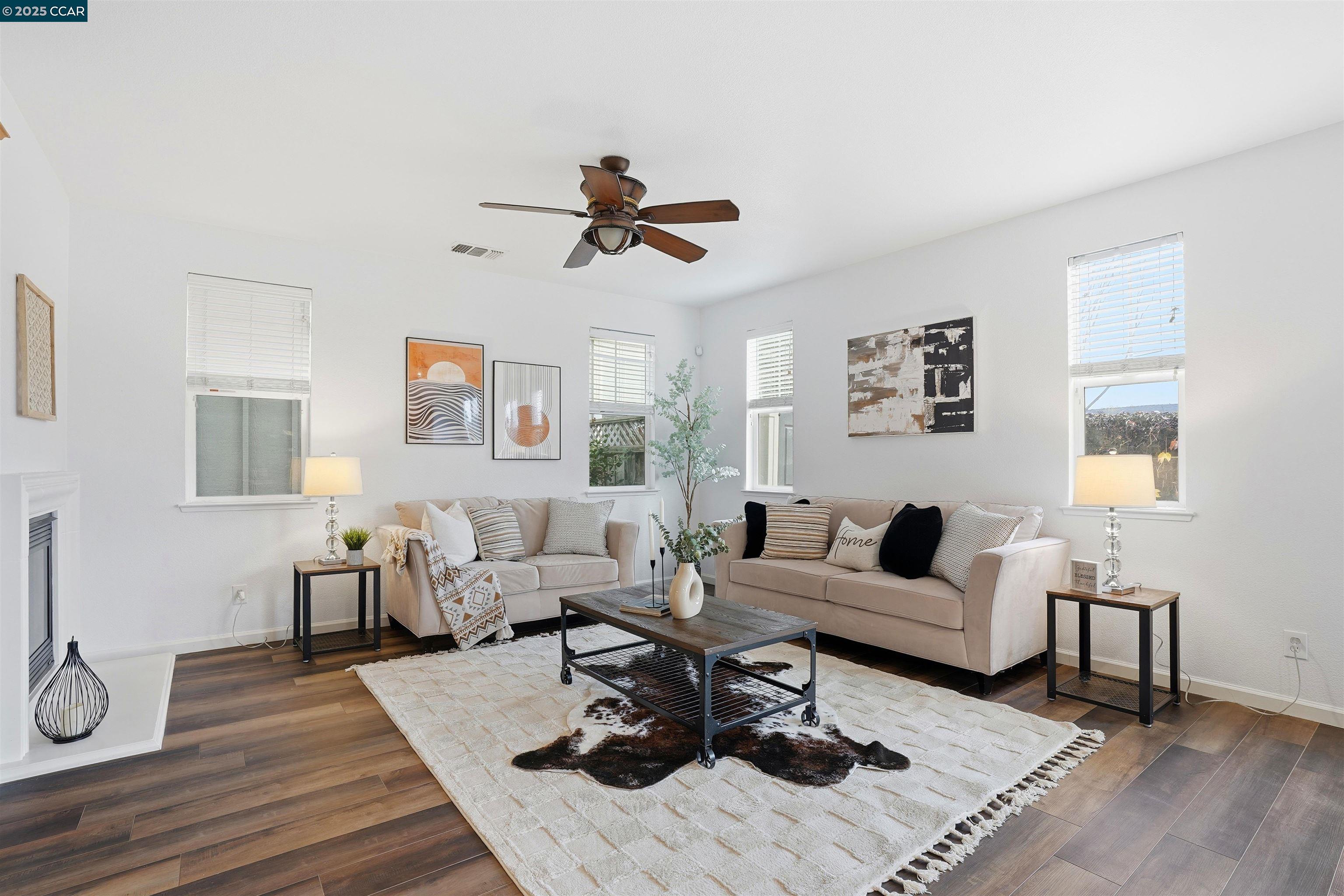 Detail Gallery Image 4 of 31 For 1312 Tapestry, Concord,  CA 94620 - 4 Beds | 2/1 Baths