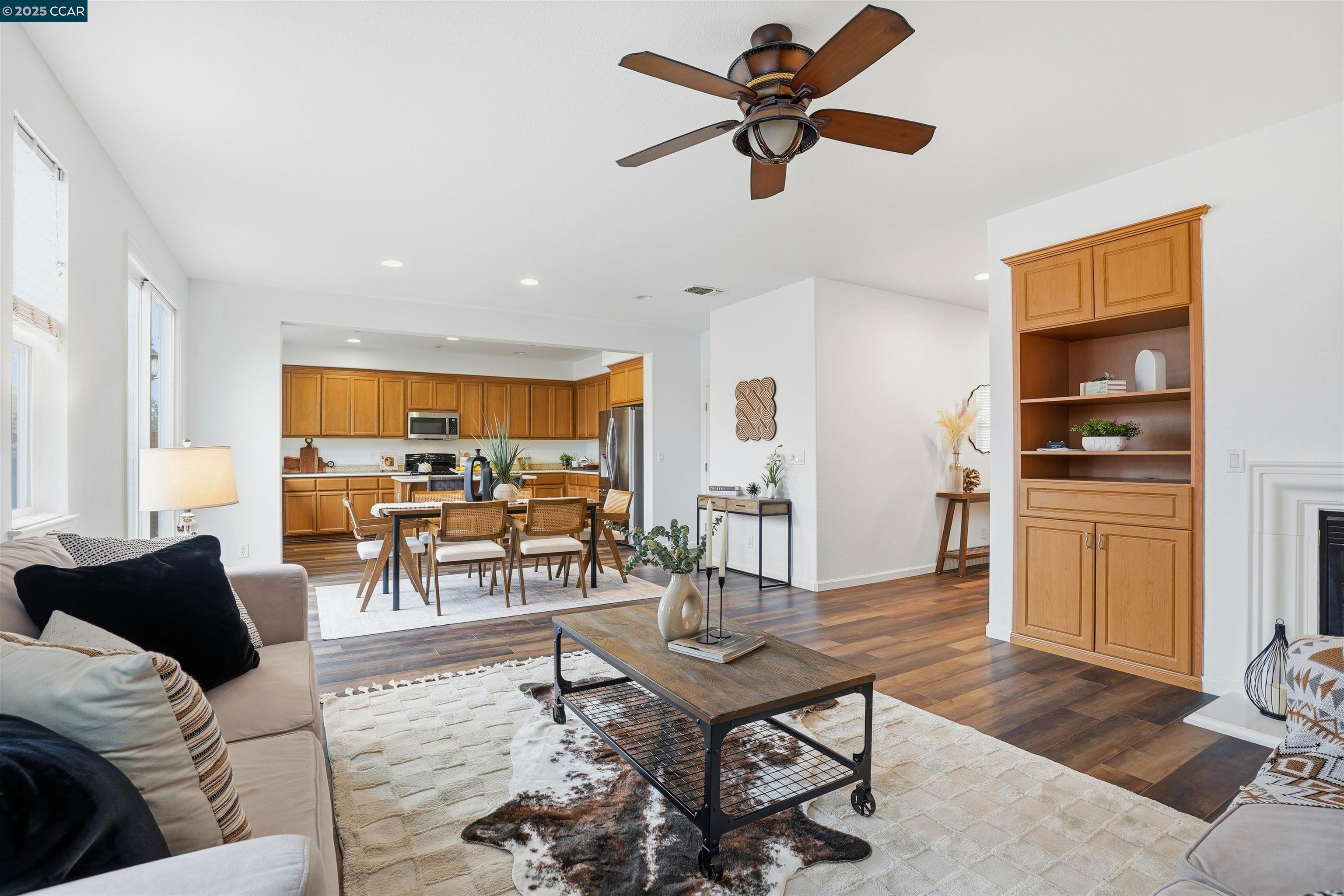 Detail Gallery Image 8 of 31 For 1312 Tapestry, Concord,  CA 94620 - 4 Beds | 2/1 Baths