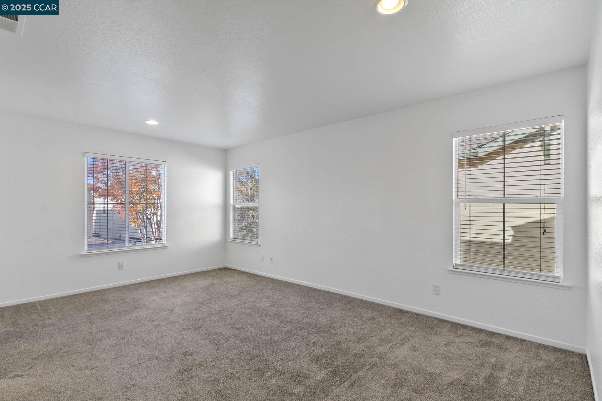 Detail Gallery Image 11 of 30 For 3200 Puffin Cir, Fairfield,  CA 94533 - 4 Beds | 2/1 Baths