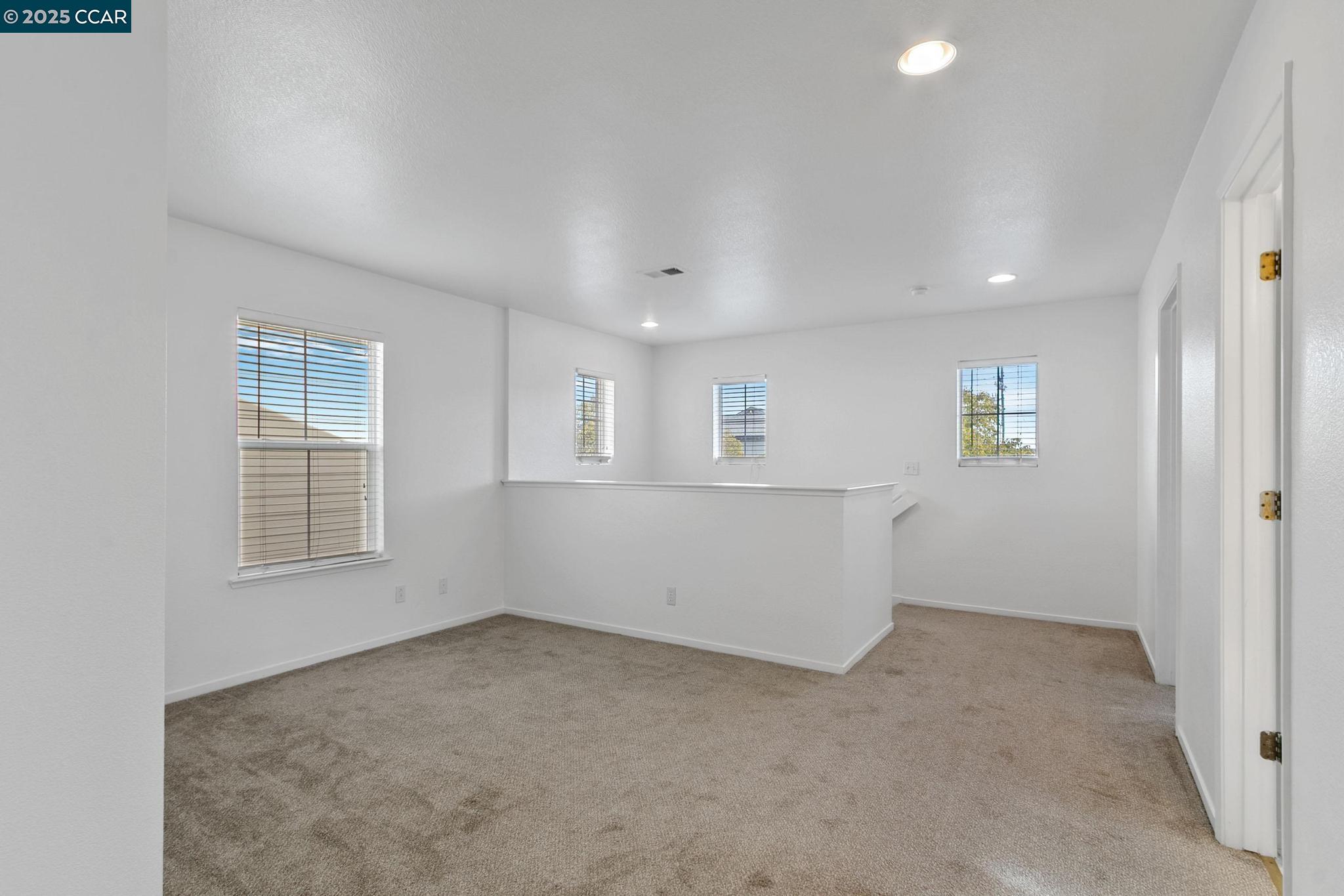 Detail Gallery Image 14 of 30 For 3200 Puffin Cir, Fairfield,  CA 94533 - 4 Beds | 2/1 Baths