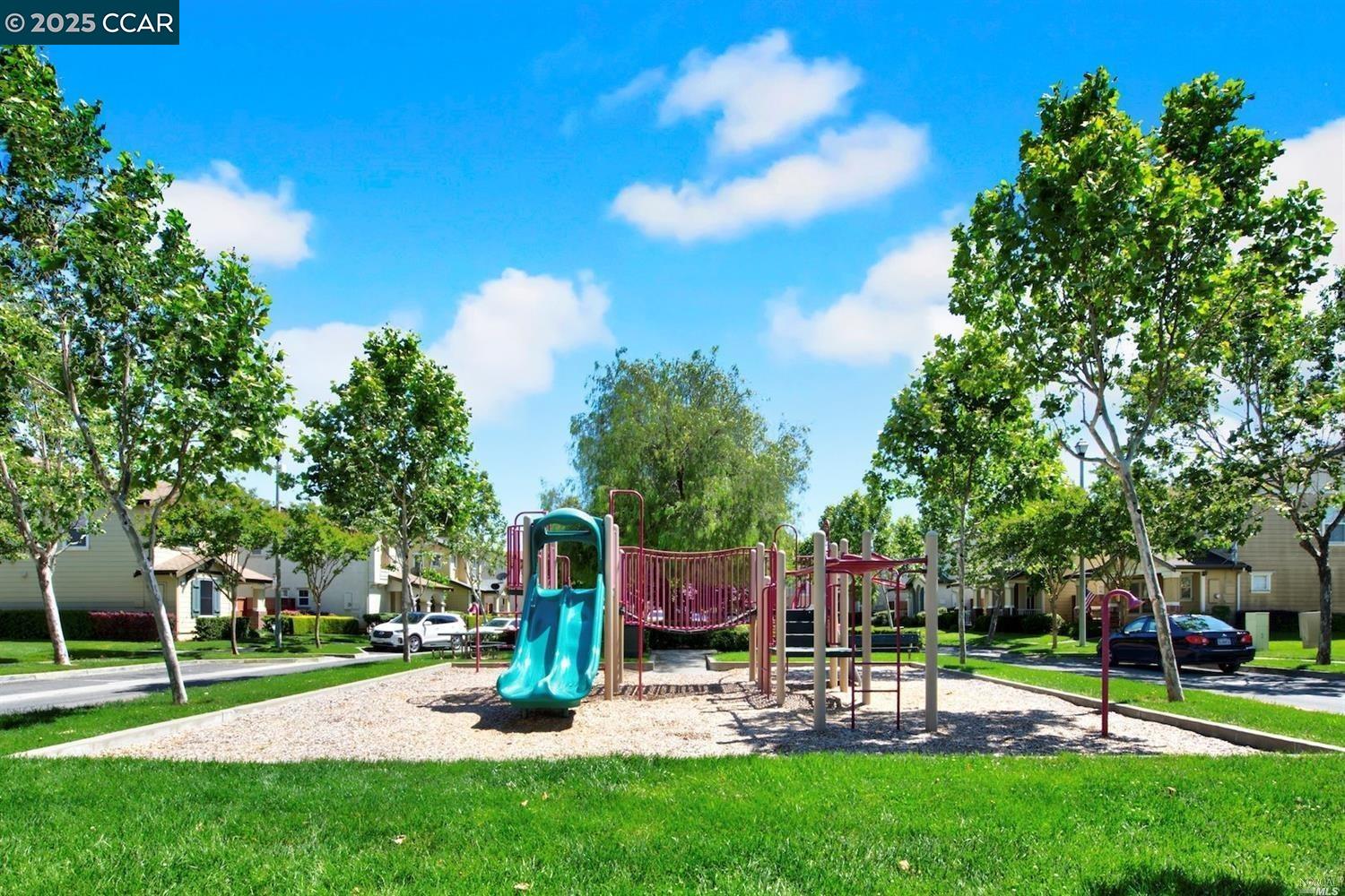 Detail Gallery Image 22 of 30 For 3200 Puffin Cir, Fairfield,  CA 94533 - 4 Beds | 2/1 Baths