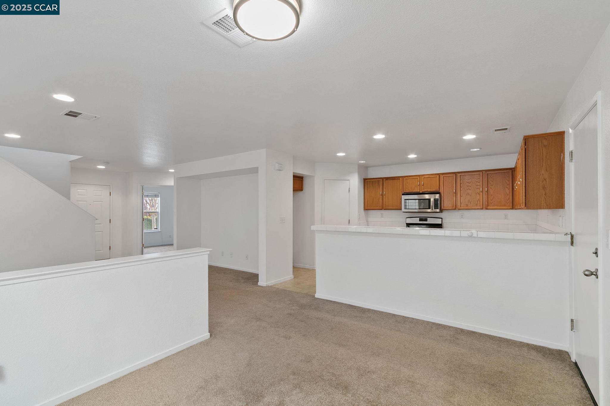 Detail Gallery Image 6 of 30 For 3200 Puffin Cir, Fairfield,  CA 94533 - 4 Beds | 2/1 Baths