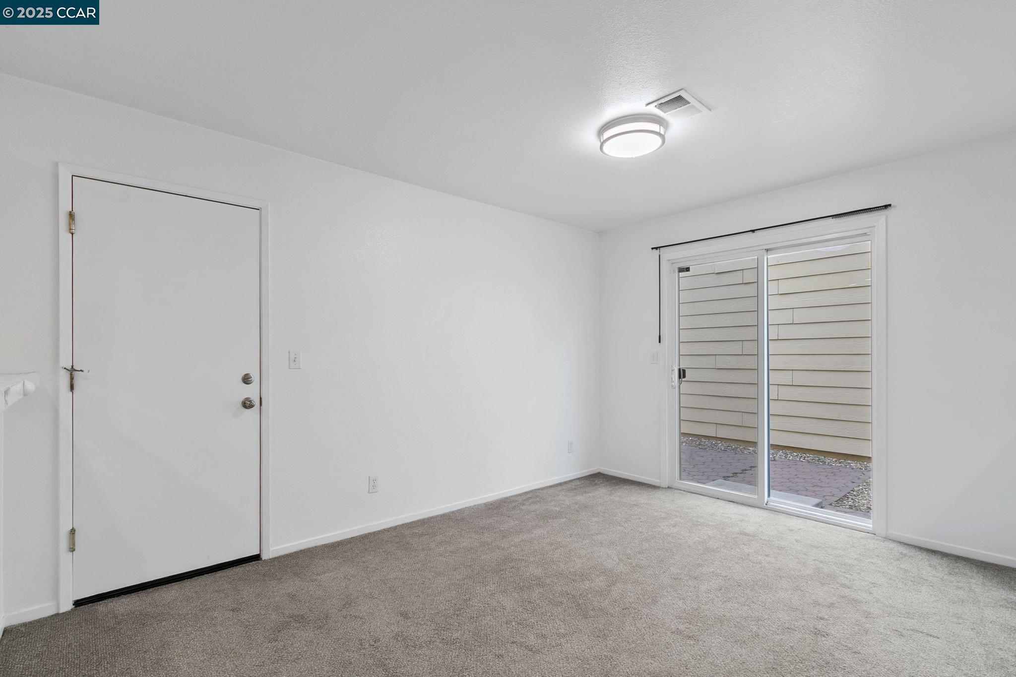 Detail Gallery Image 9 of 30 For 3200 Puffin Cir, Fairfield,  CA 94533 - 4 Beds | 2/1 Baths