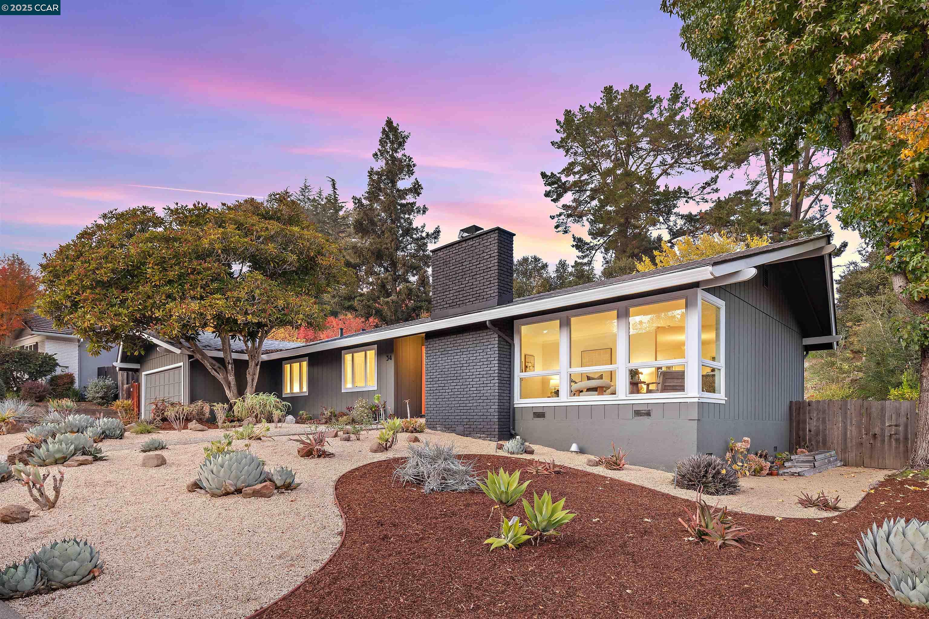 Detail Gallery Image 2 of 49 For 34 Ashbrook Pl, Moraga,  CA 94556 - 4 Beds | 2 Baths