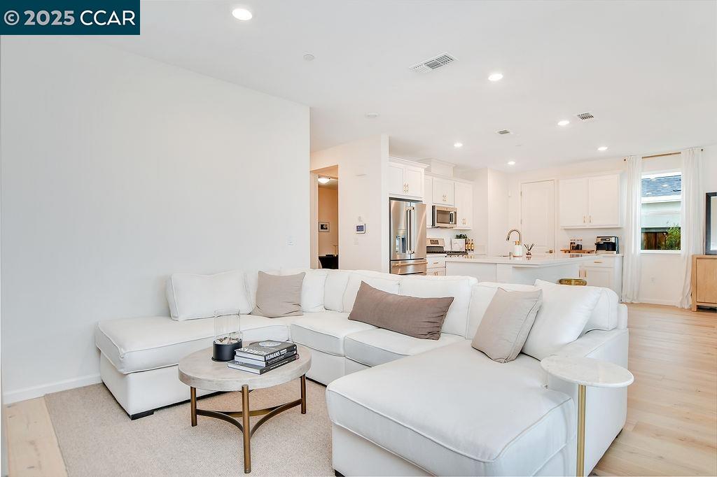 Detail Gallery Image 14 of 41 For 3287 Delta Coves Dr, Bethel Island,  CA 94511 - 3 Beds | 3 Baths