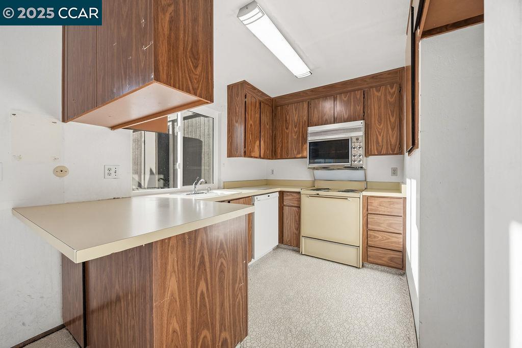 Photo #11: 41118815 Listing: Photo #11