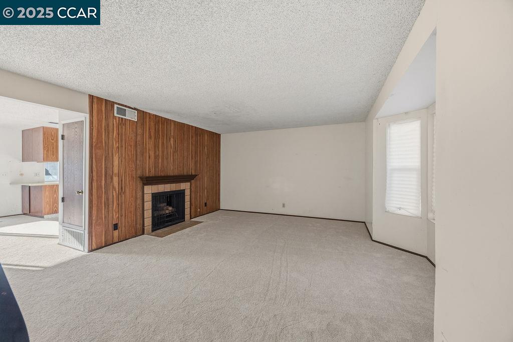 Photo #3: 41118815 Listing: Photo #3