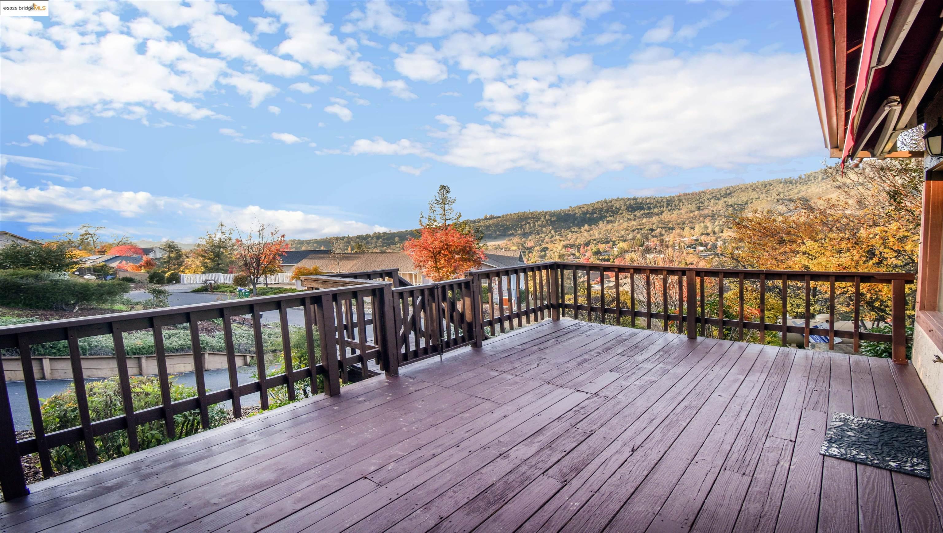 Detail Gallery Image 2 of 52 For 19987 Evelyn Ct, Sonora,  CA 95370 - 3 Beds | 3 Baths