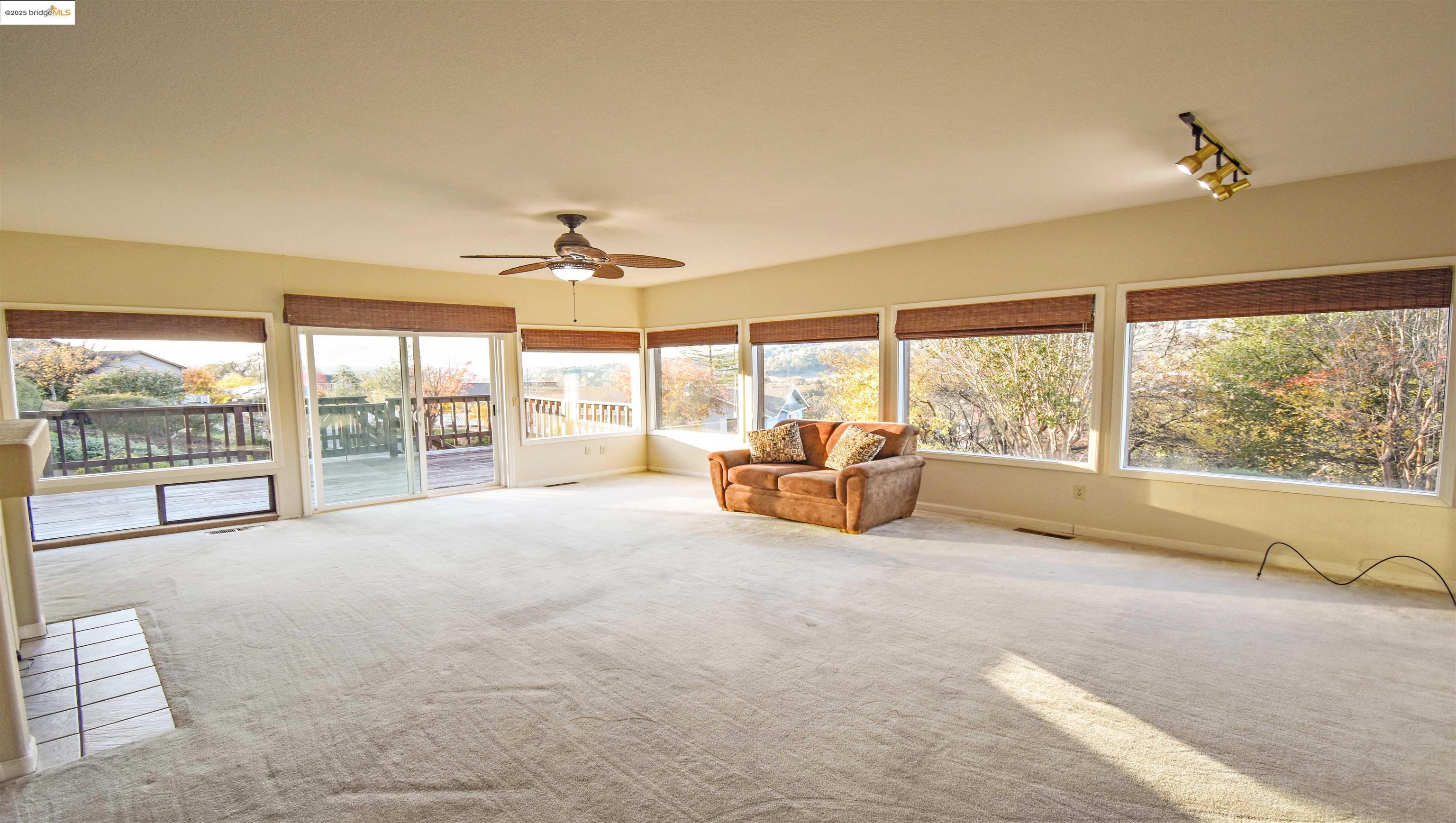 Detail Gallery Image 11 of 52 For 19987 Evelyn Ct, Sonora,  CA 95370 - 3 Beds | 3 Baths