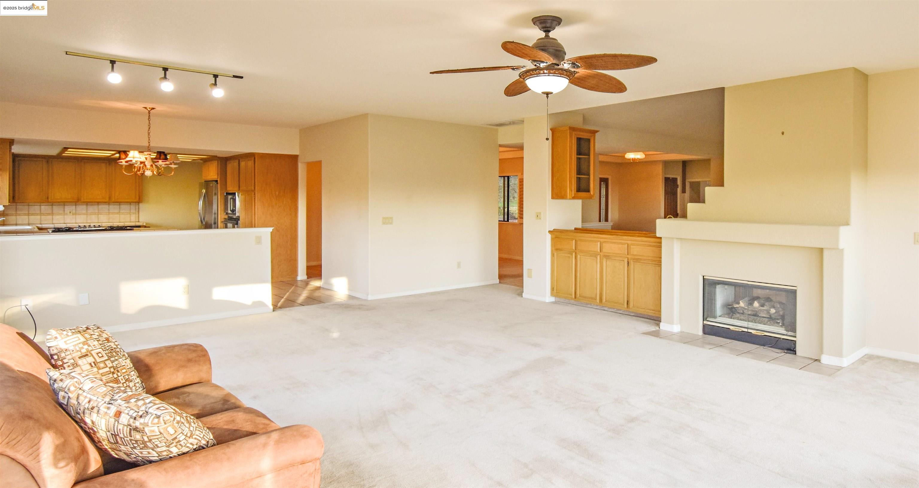 Detail Gallery Image 15 of 52 For 19987 Evelyn Ct, Sonora,  CA 95370 - 3 Beds | 3 Baths