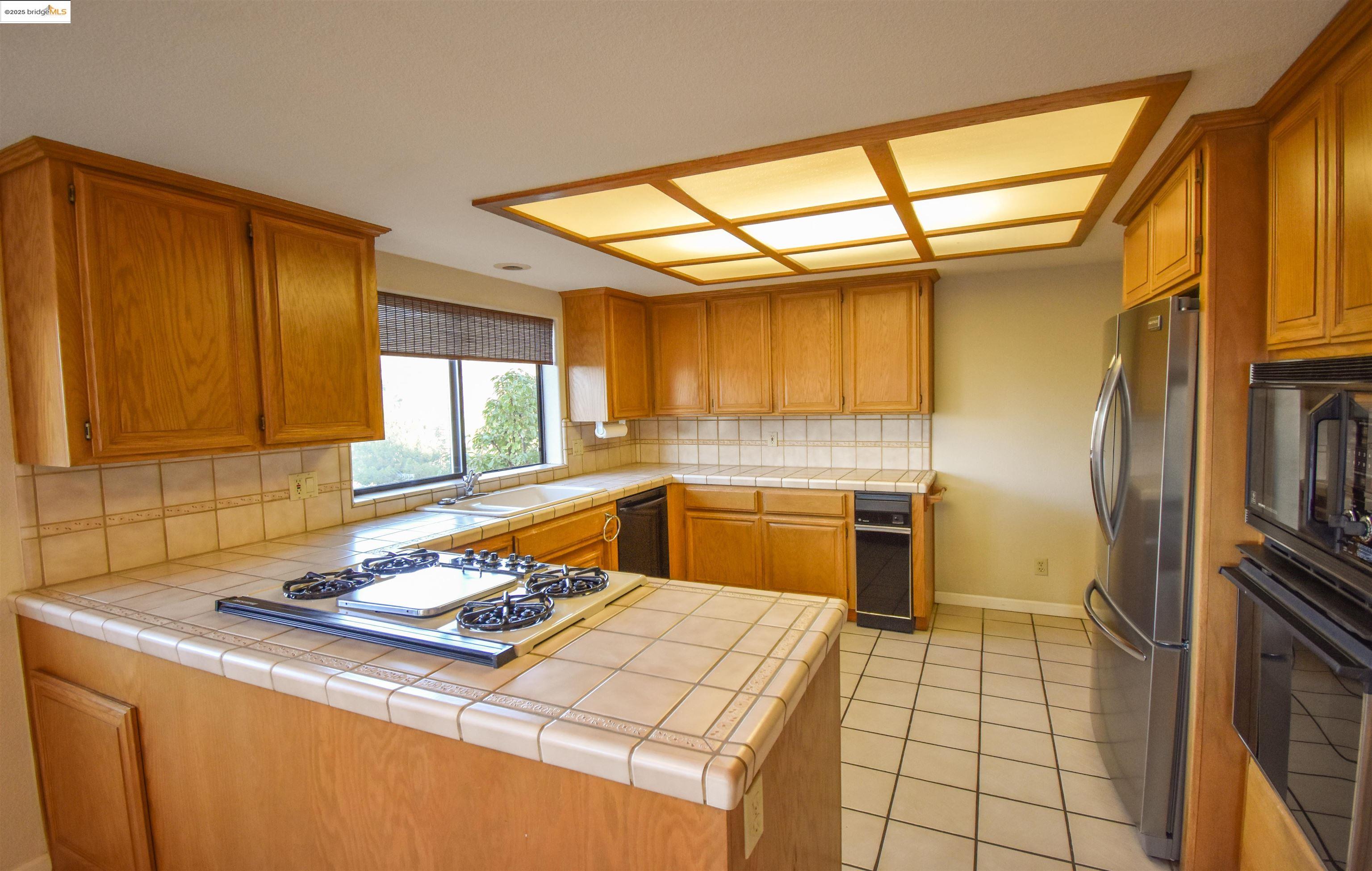 Detail Gallery Image 17 of 52 For 19987 Evelyn Ct, Sonora,  CA 95370 - 3 Beds | 3 Baths