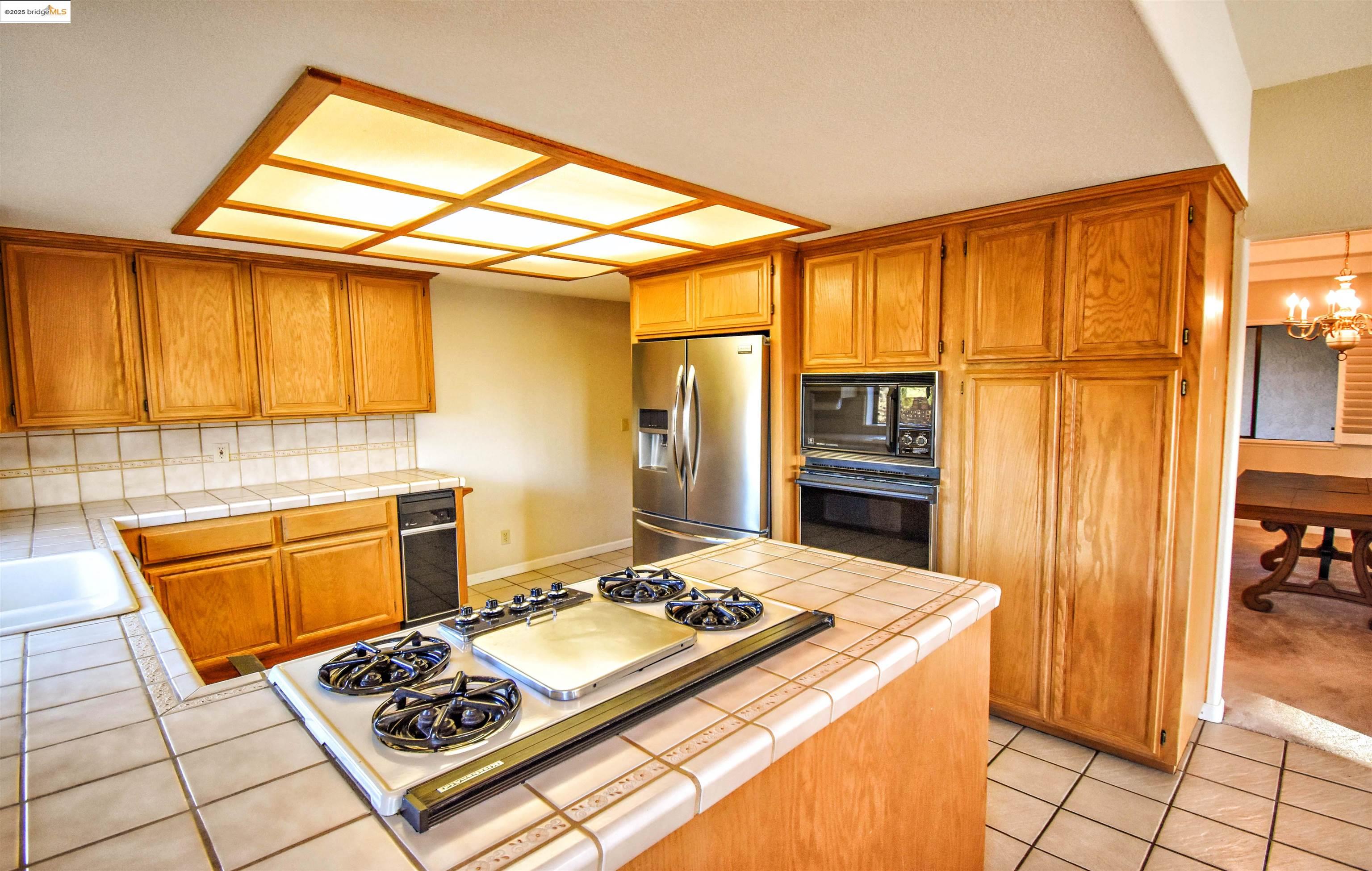 Detail Gallery Image 18 of 52 For 19987 Evelyn Ct, Sonora,  CA 95370 - 3 Beds | 3 Baths