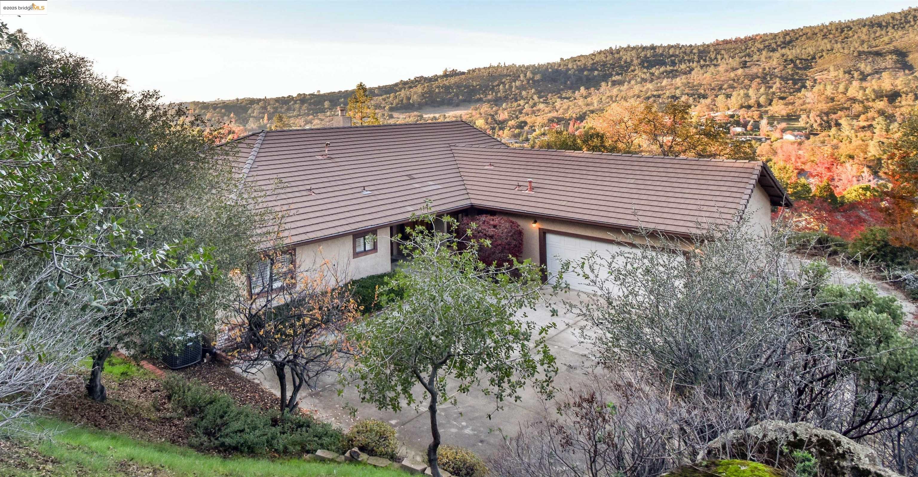 Detail Gallery Image 4 of 52 For 19987 Evelyn Ct, Sonora,  CA 95370 - 3 Beds | 3 Baths