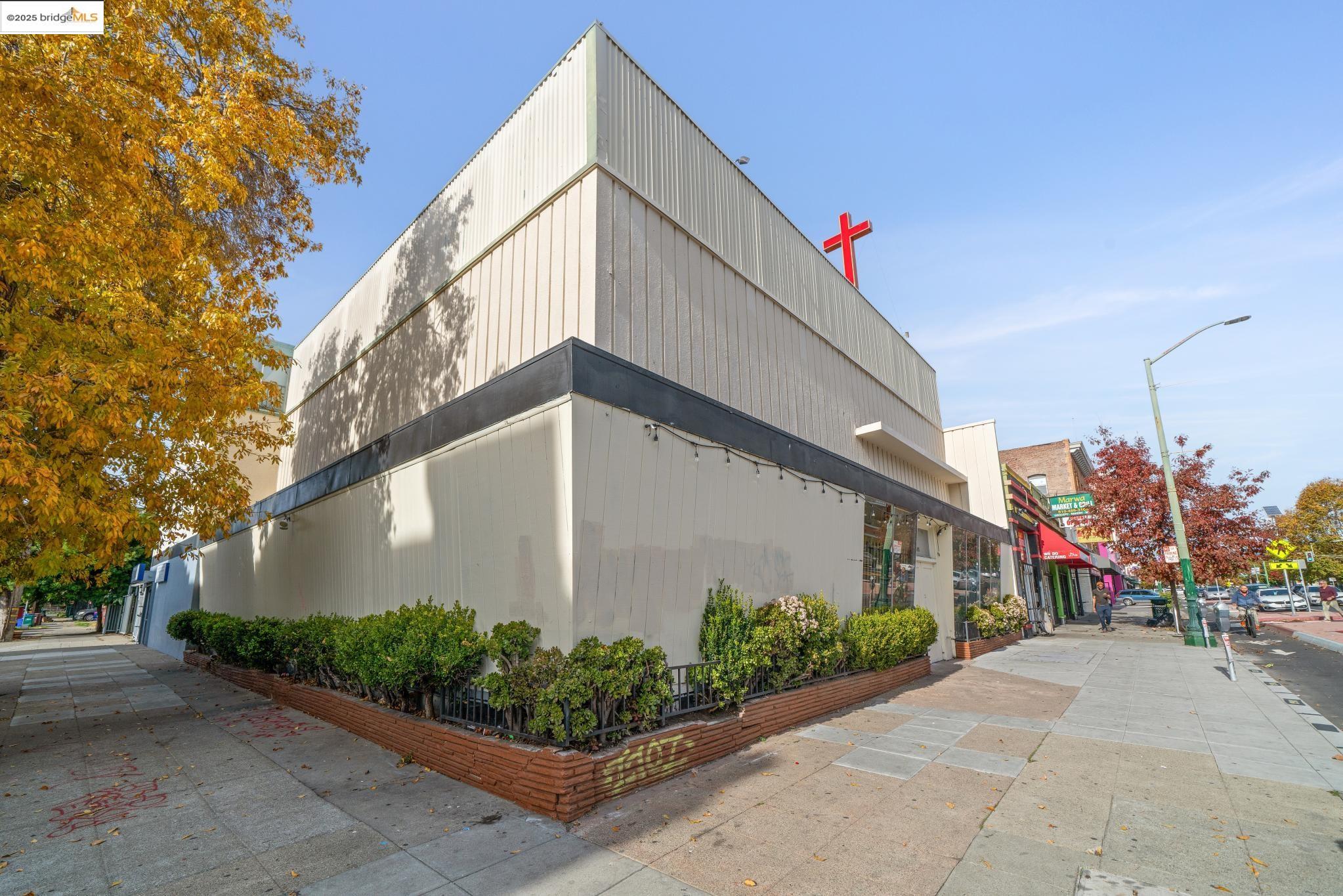 Detail Gallery Image 14 of 60 For 2505 Telegraph Ave, Oakland,  CA 94612 - – Beds | – Baths