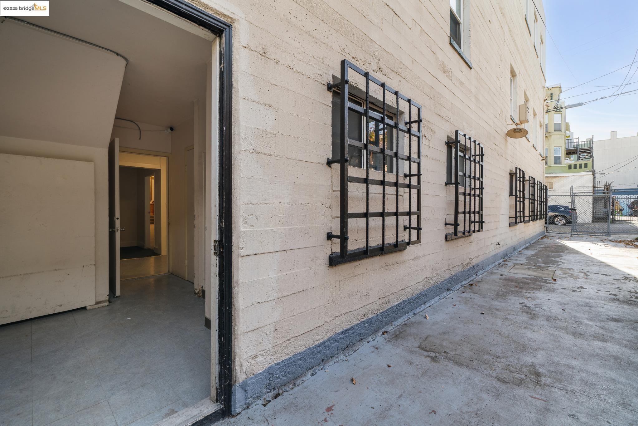 Detail Gallery Image 32 of 60 For 2505 Telegraph Ave, Oakland,  CA 94612 - – Beds | – Baths