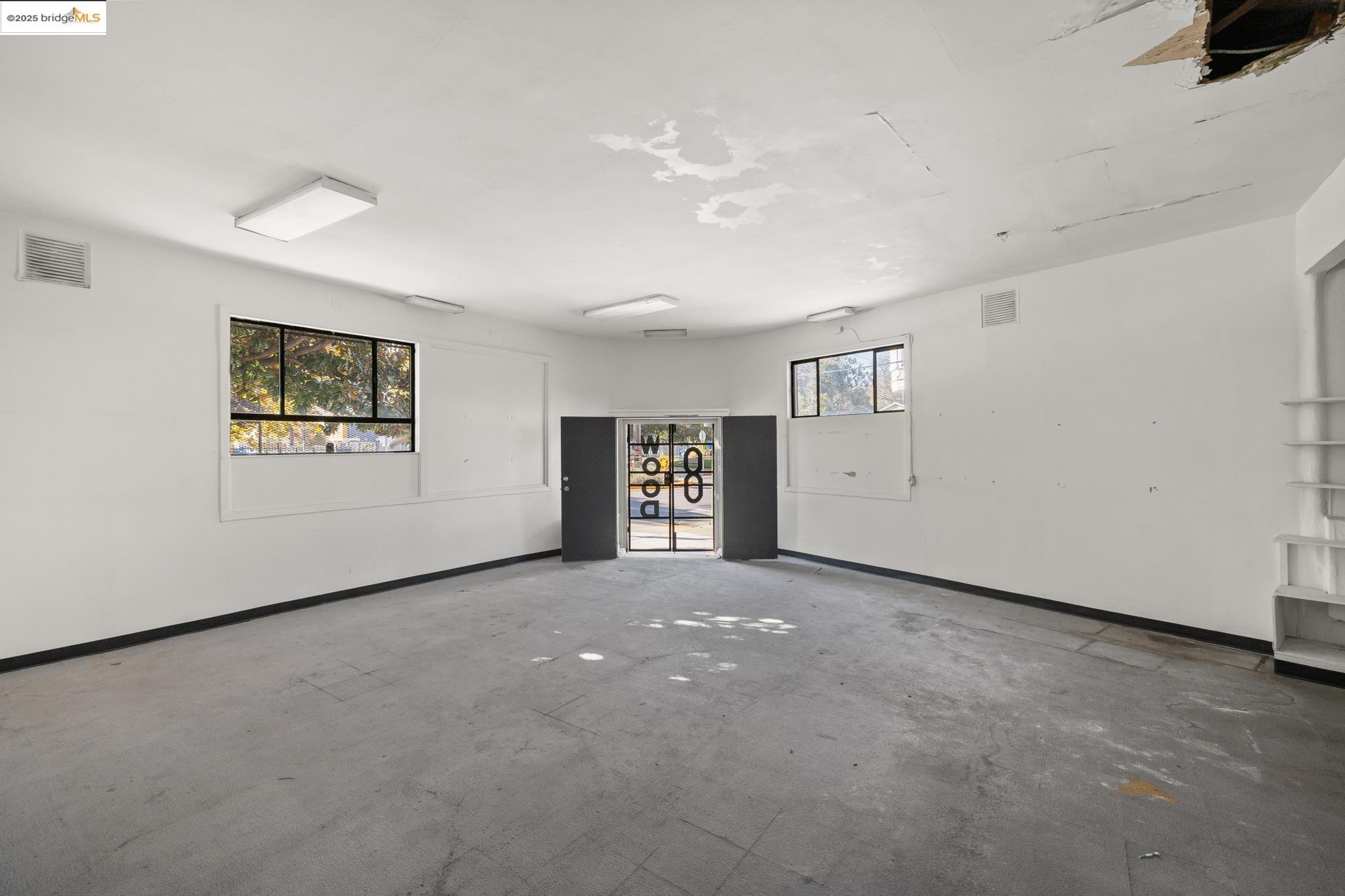 Detail Gallery Image 31 of 52 For 1746 8th St, Oakland,  CA 94607 - 3 Beds | 1/1 Baths