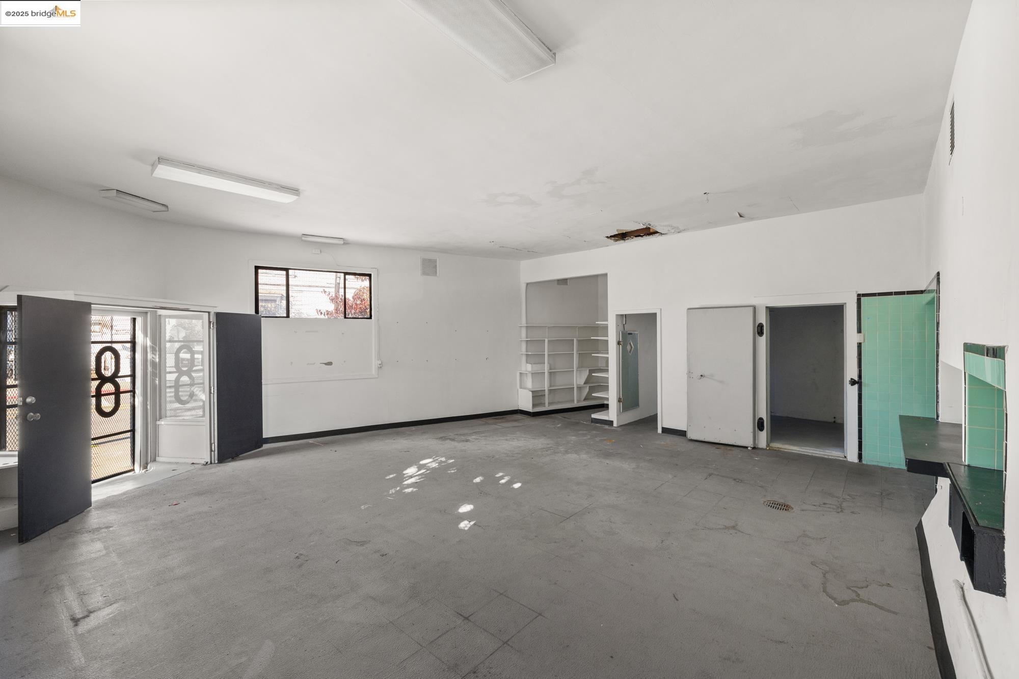 Detail Gallery Image 32 of 52 For 1746 8th St, Oakland,  CA 94607 - 3 Beds | 1/1 Baths