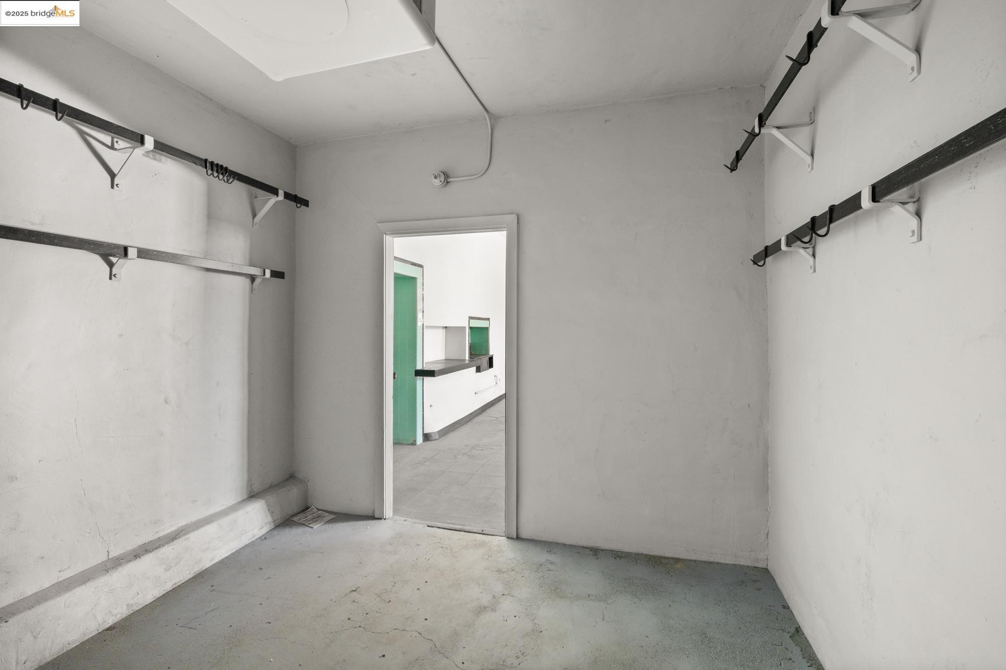 Detail Gallery Image 35 of 52 For 1746 8th St, Oakland,  CA 94607 - 3 Beds | 1/1 Baths