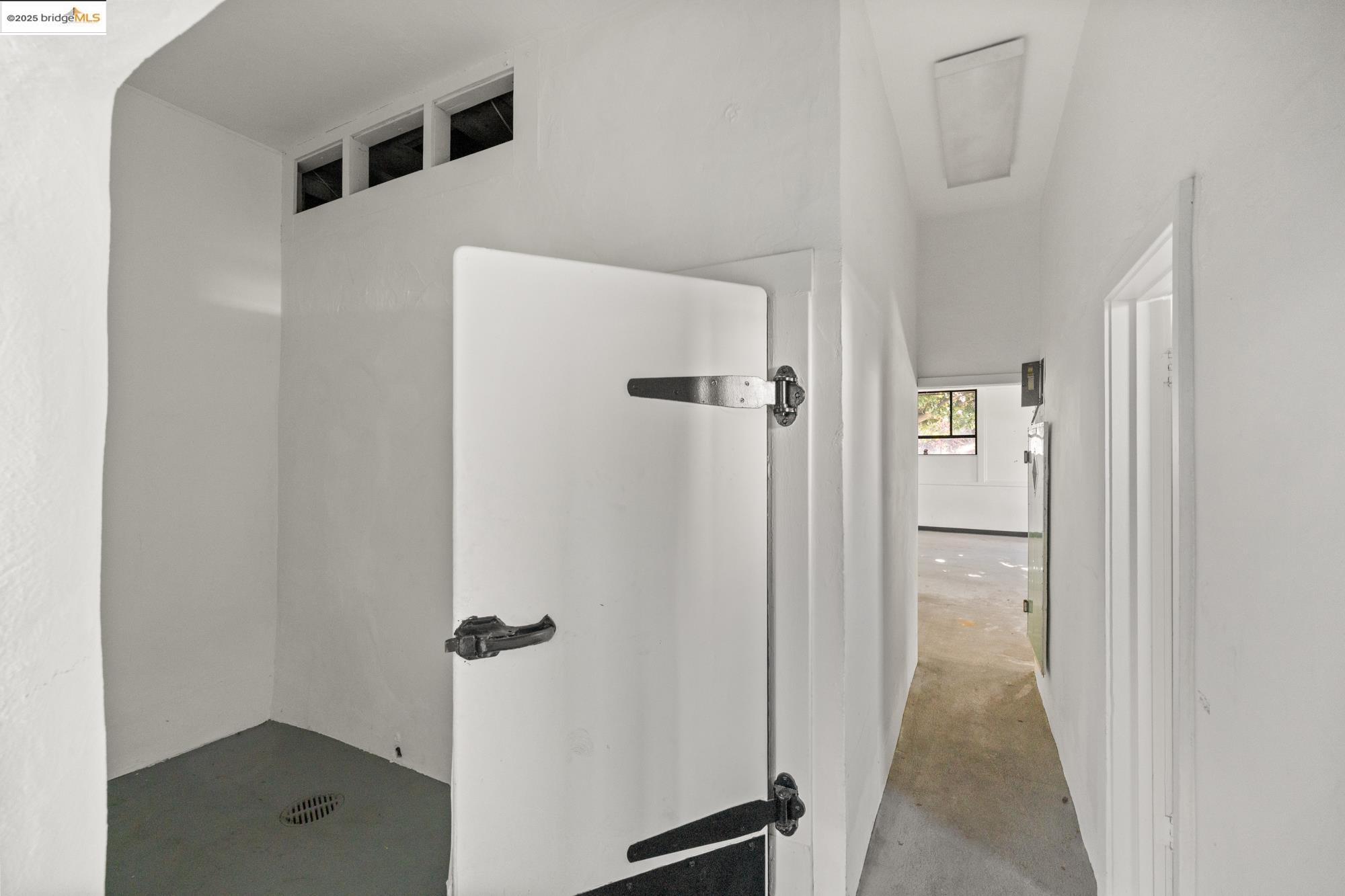 Detail Gallery Image 36 of 52 For 1746 8th St, Oakland,  CA 94607 - 3 Beds | 1/1 Baths