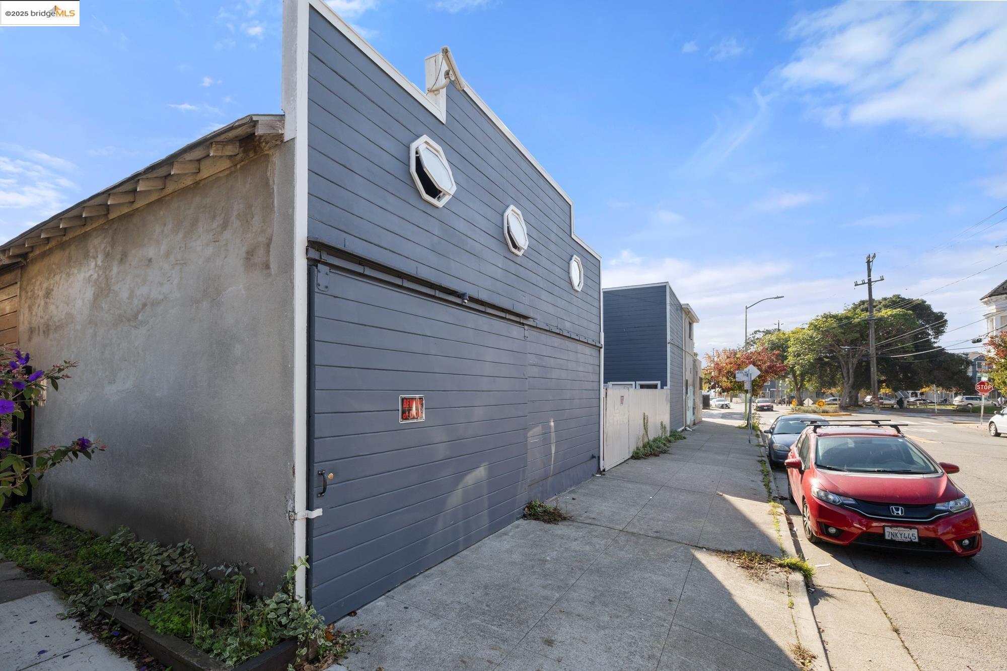 Detail Gallery Image 44 of 52 For 1746 8th St, Oakland,  CA 94607 - 3 Beds | 1/1 Baths