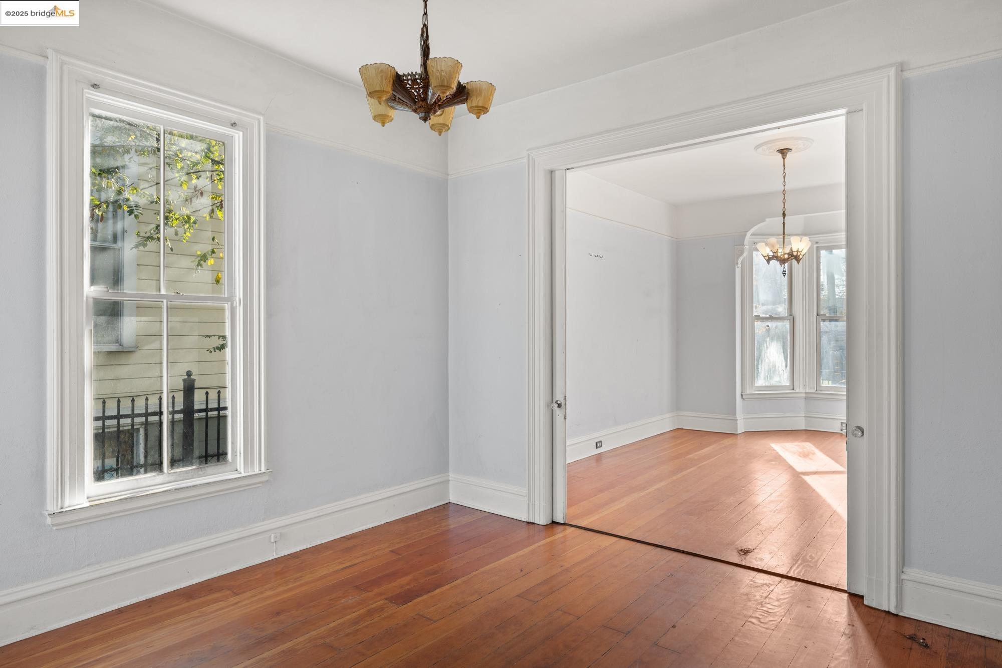 Detail Gallery Image 6 of 52 For 1746 8th St, Oakland,  CA 94607 - 3 Beds | 1/1 Baths