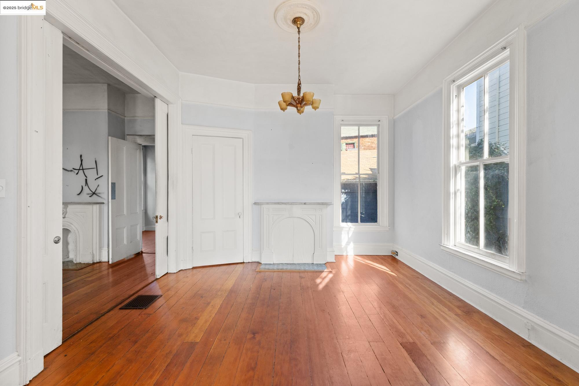 Detail Gallery Image 7 of 52 For 1746 8th St, Oakland,  CA 94607 - 3 Beds | 1/1 Baths