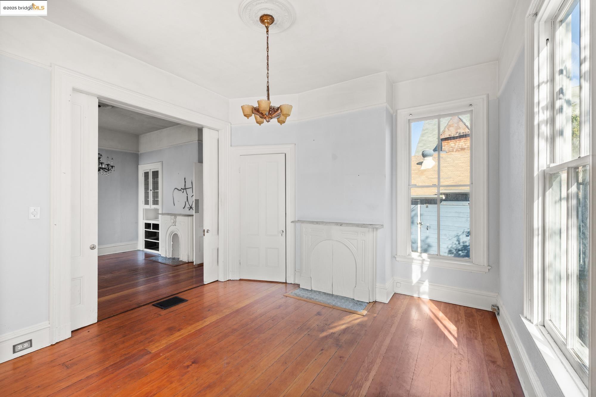 Detail Gallery Image 8 of 52 For 1746 8th St, Oakland,  CA 94607 - 3 Beds | 1/1 Baths