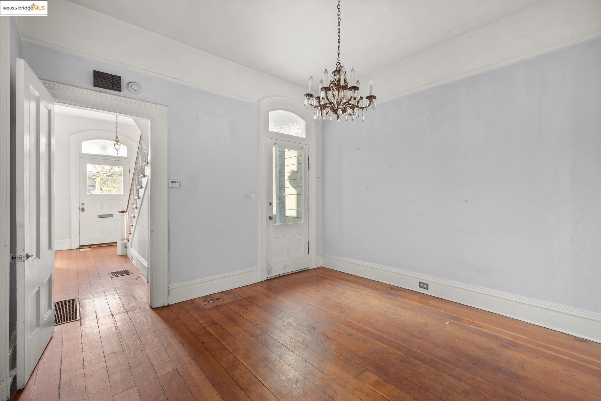 Detail Gallery Image 10 of 52 For 1746 8th St, Oakland,  CA 94607 - 3 Beds | 1/1 Baths