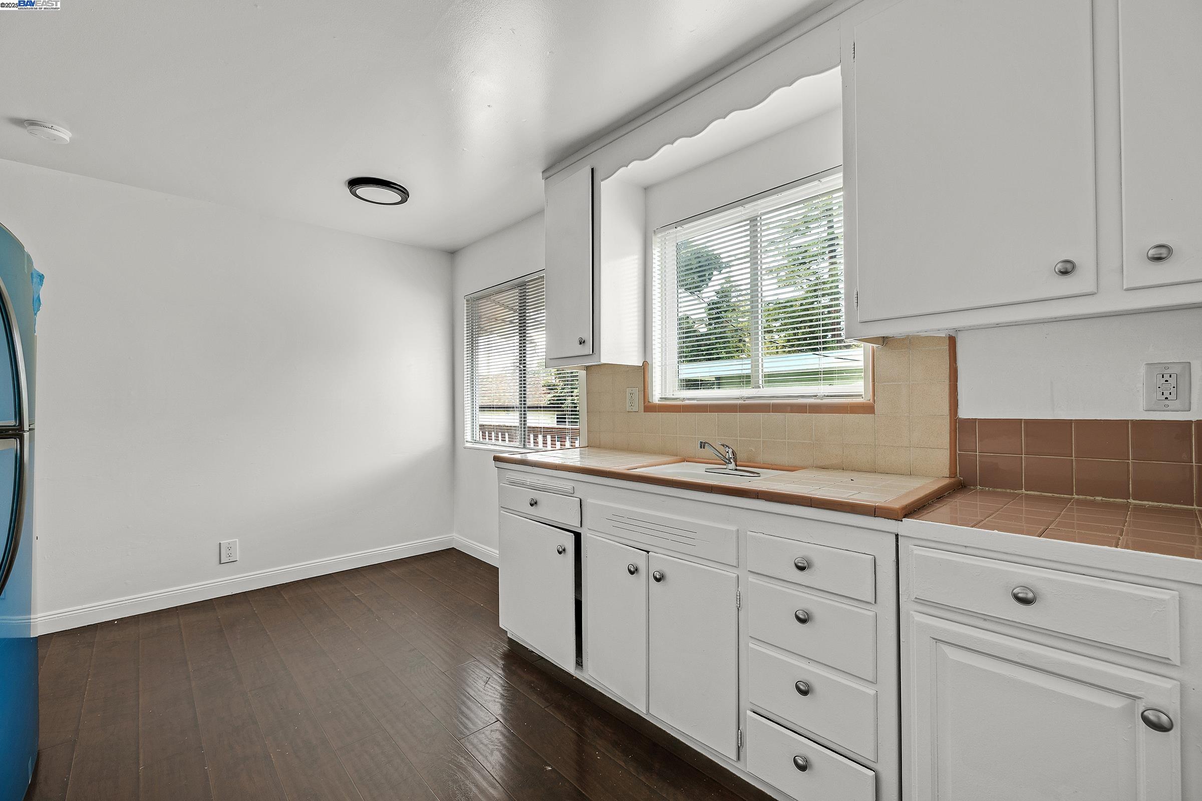 Detail Gallery Image 16 of 31 For 3328 66th Ave, Oakland,  CA 94605 - – Beds | – Baths